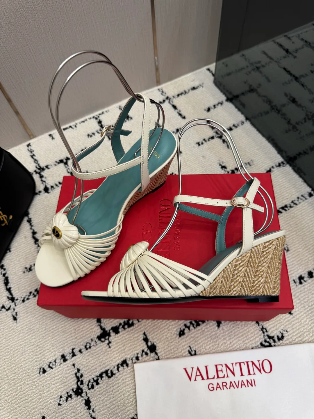 Босоножки Женские Valentino 18049001