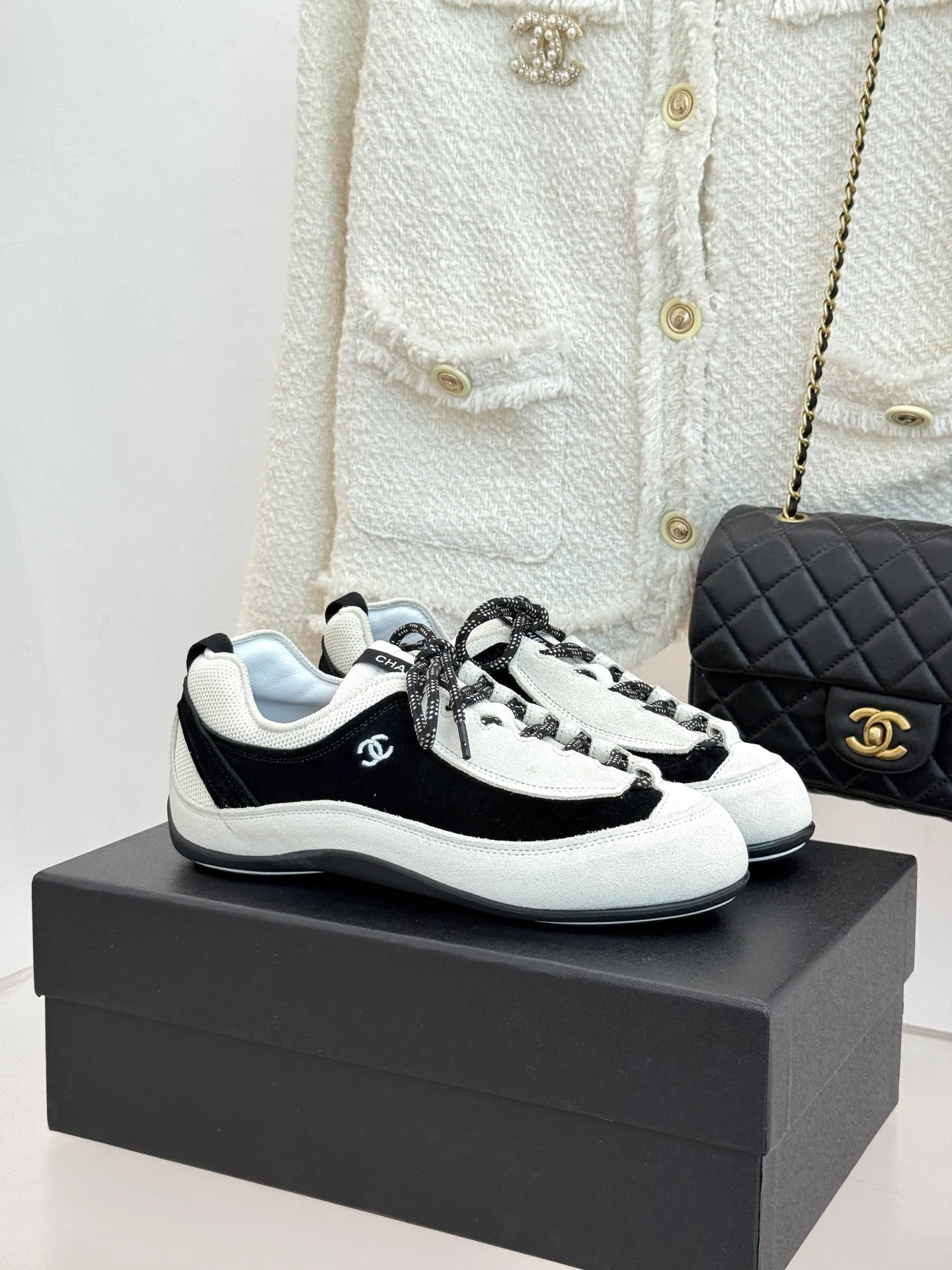 Кроссовки Женские Chanel 17025637