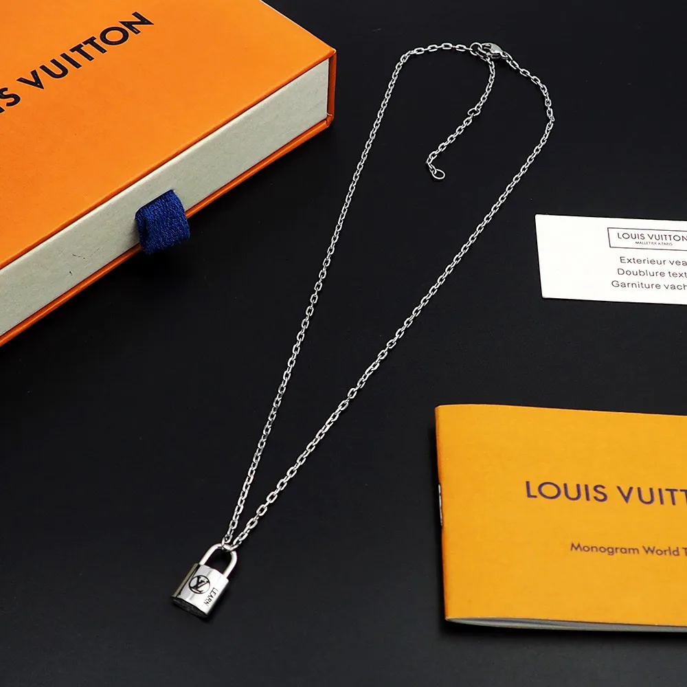 Бижутерия Louis Vuitton 11716
