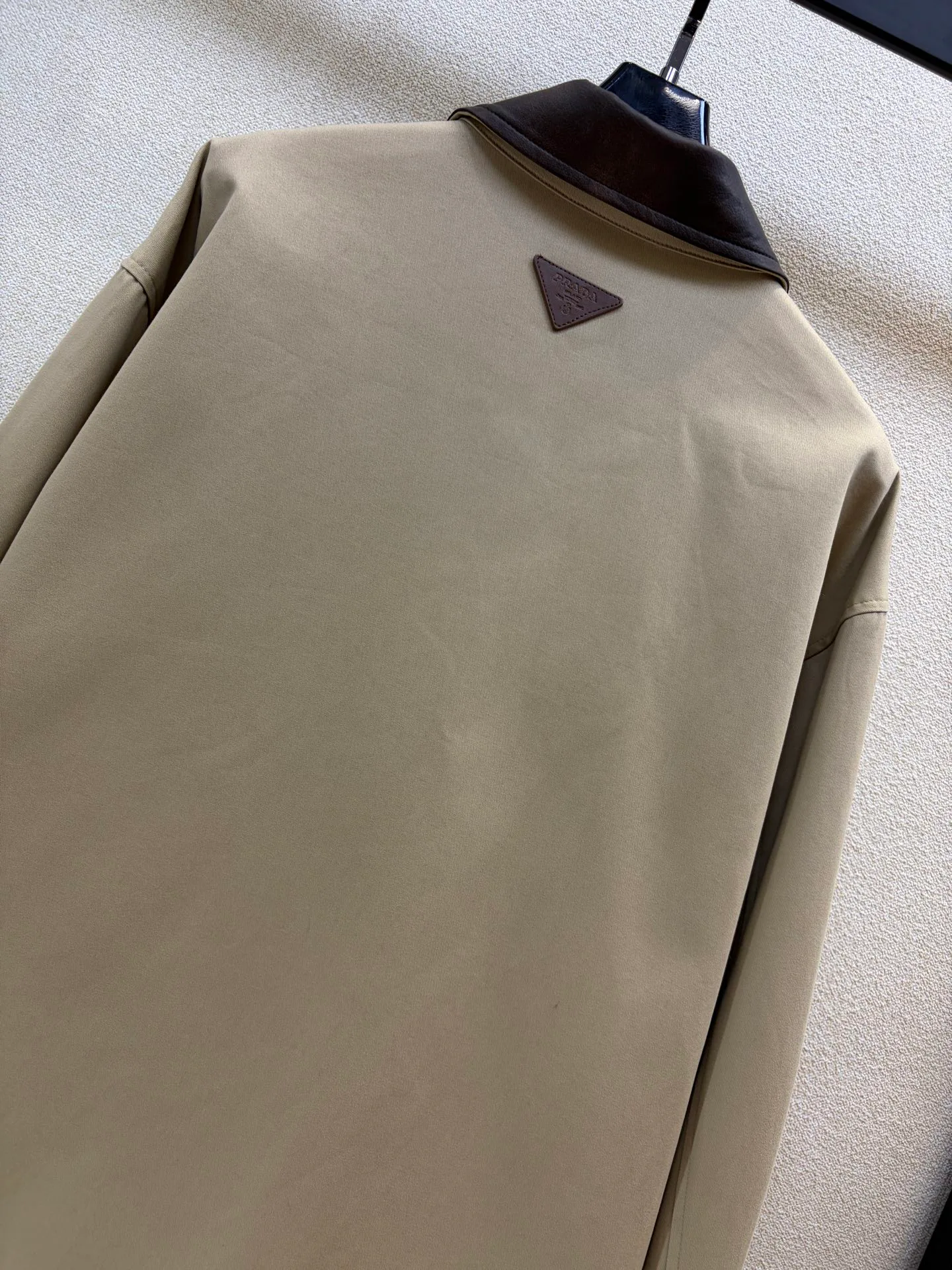 Куртки И Пуховики Женские Prada 18379607
