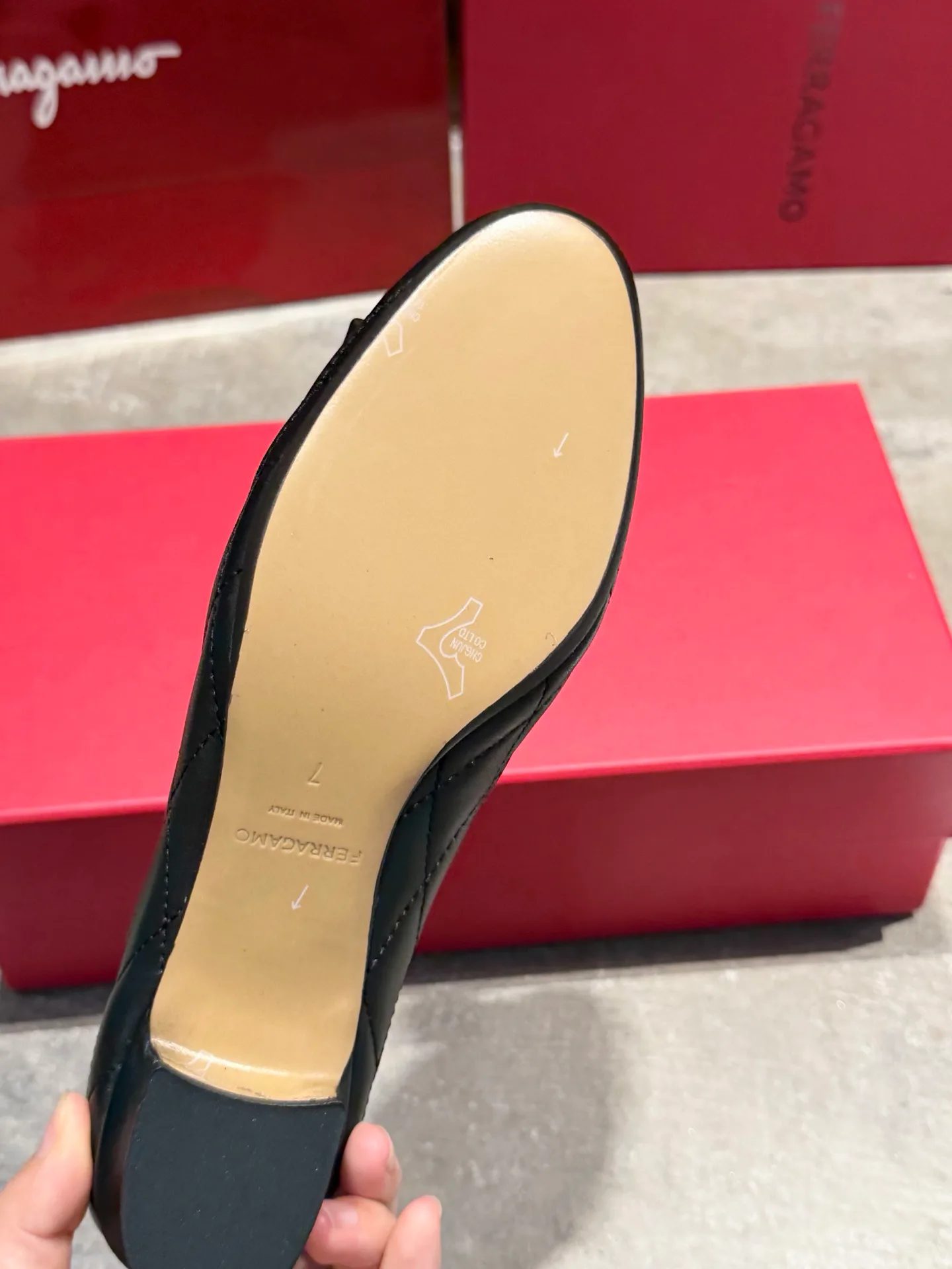 Туфли Женские Salvatore Ferragamo 18146769