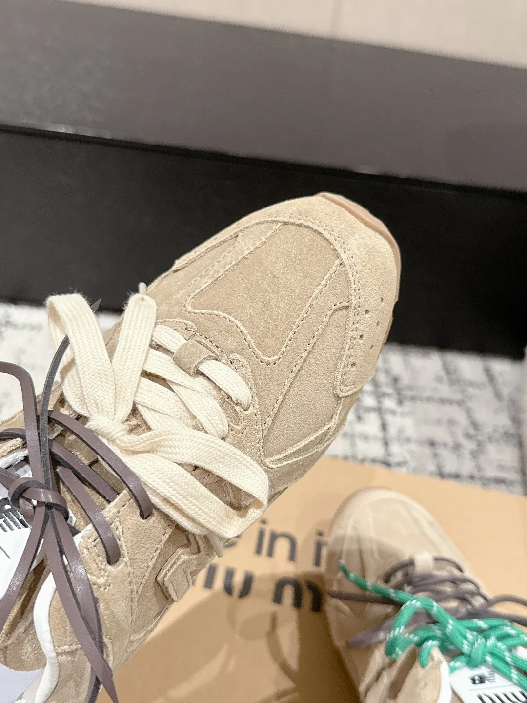 Кроссовки Женские Miu Miu 18409624