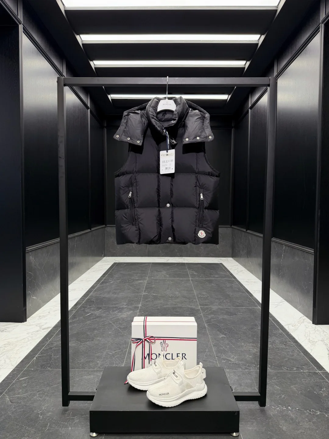 Жилеты Женские Moncler 18761333