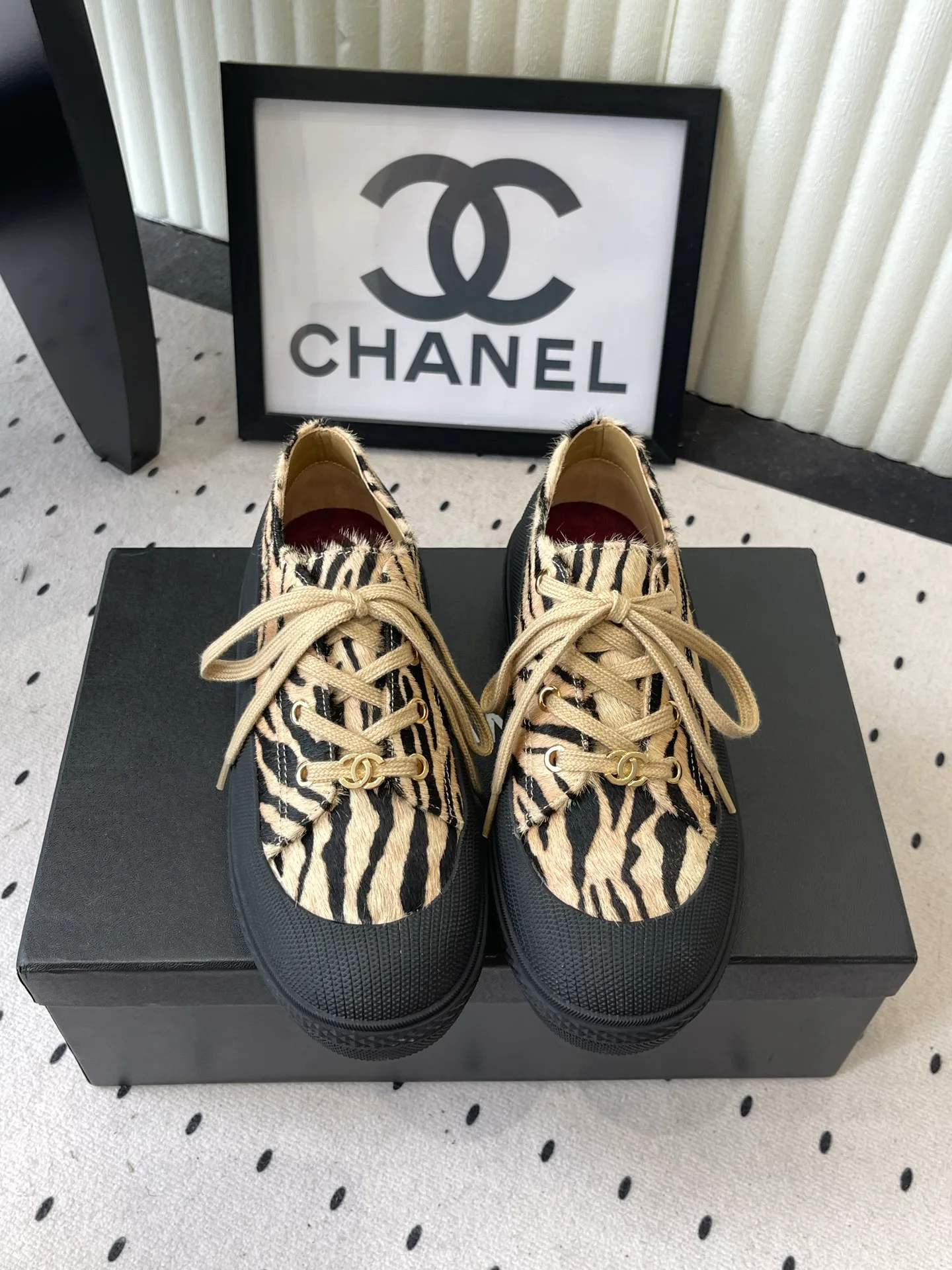Кроссовки Женские Chanel 18069872