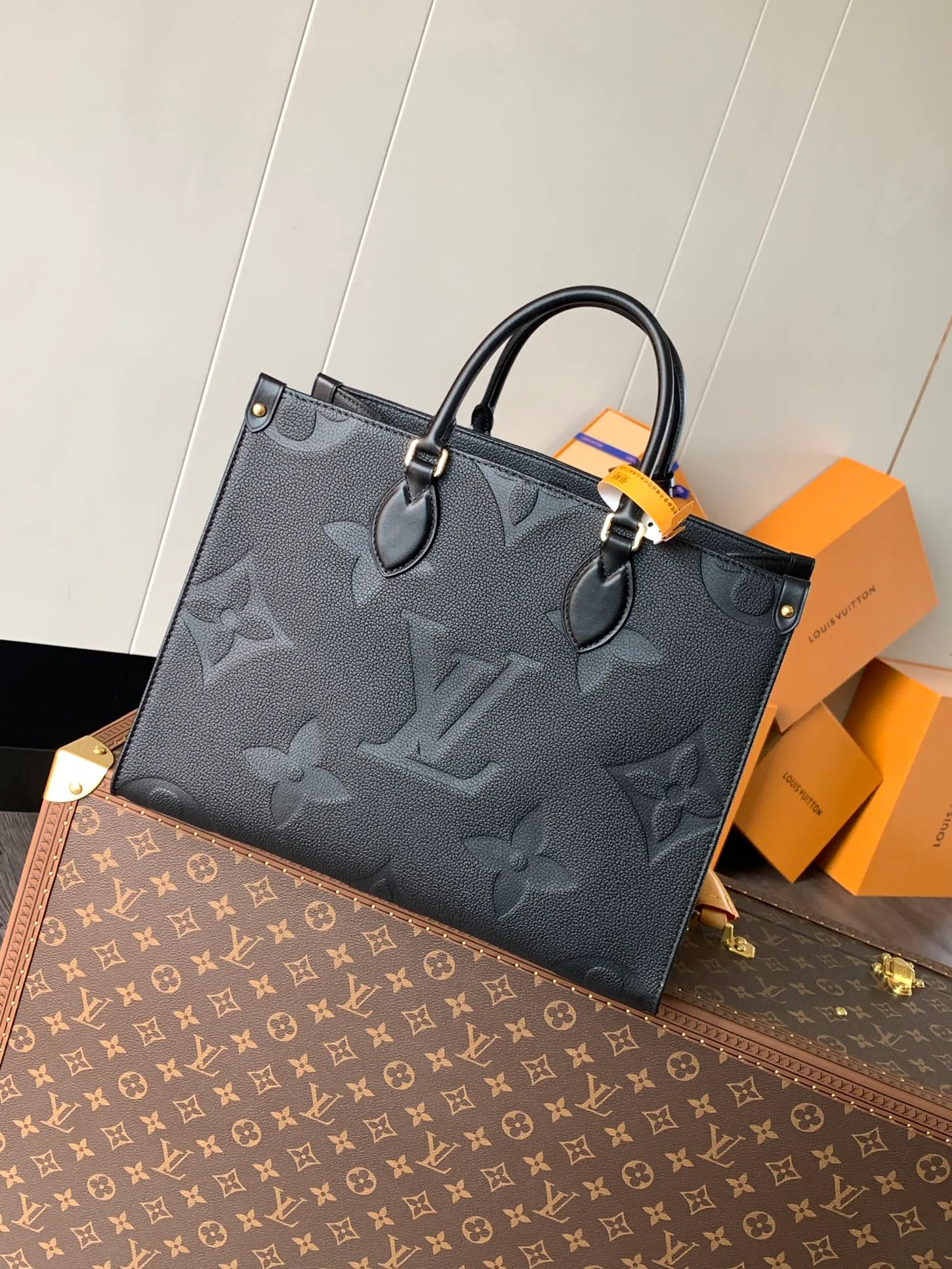 Классические Сумки Женские Louis Vuitton 18148125