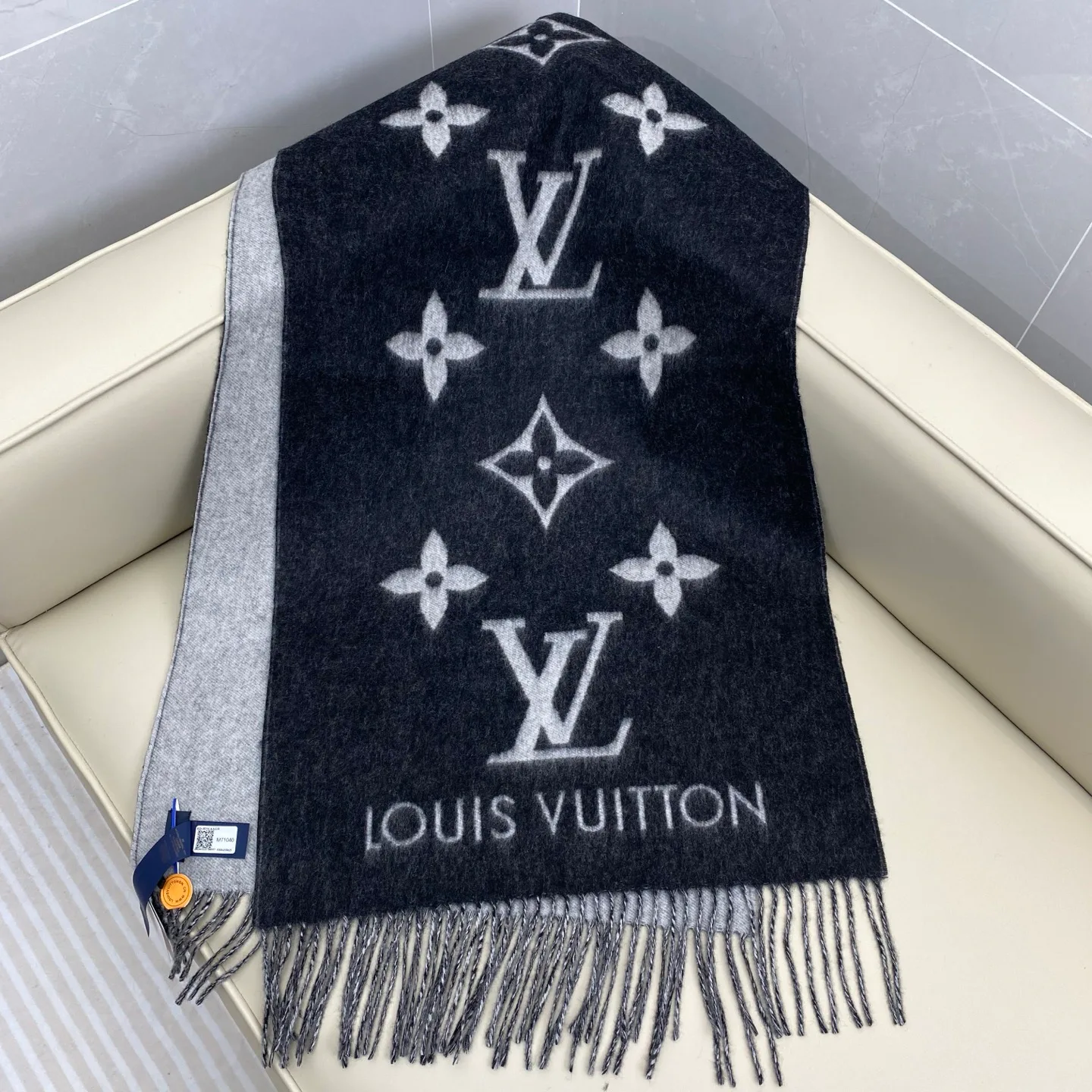 Шарфы Louis Vuitton 18105569