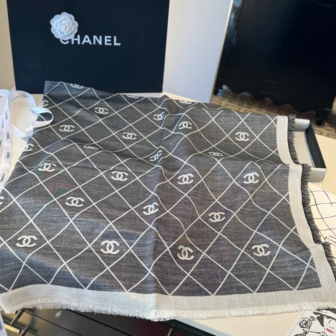 Платки Chanel 5417641