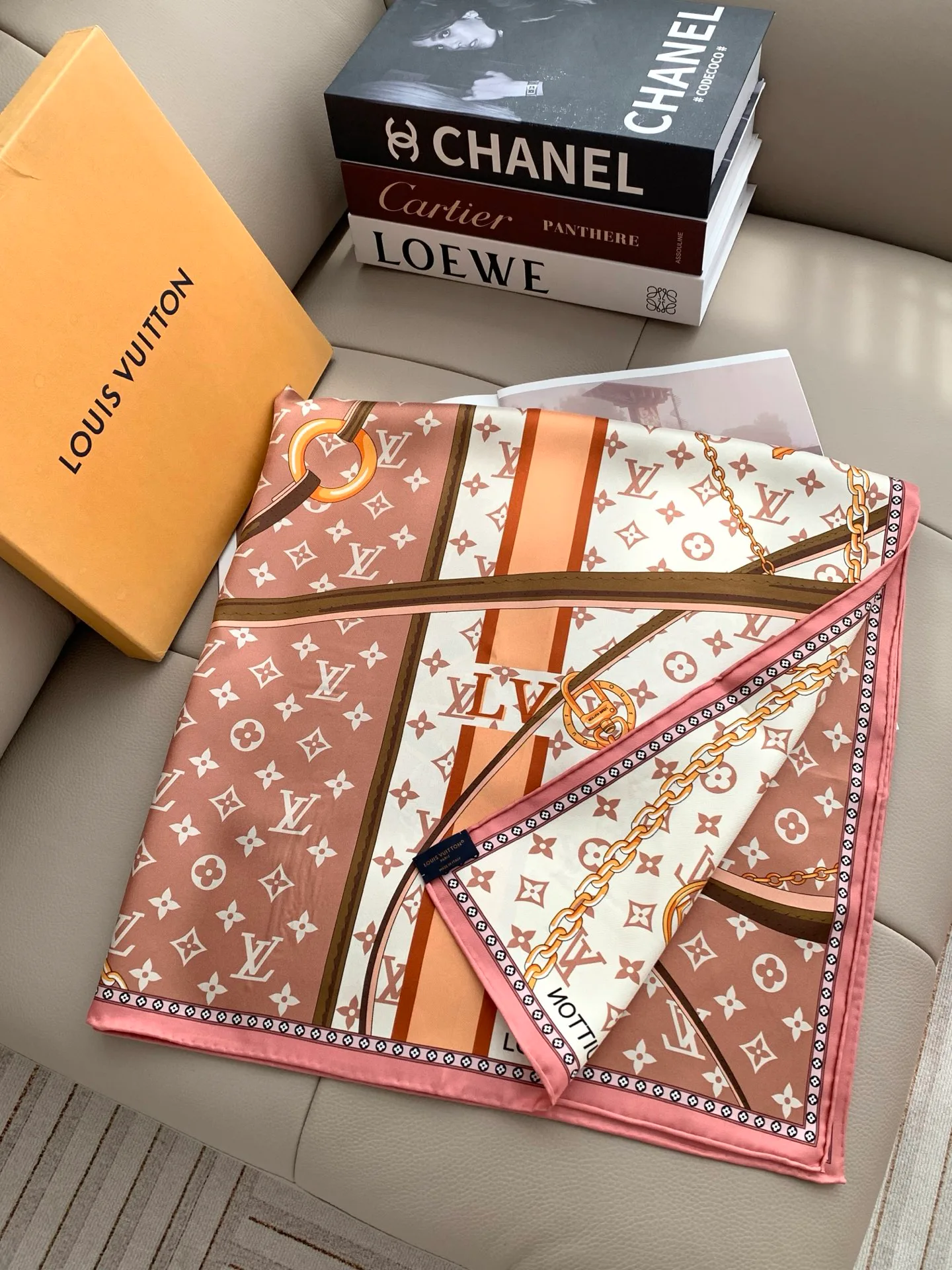 Платки Louis Vuitton 18675539