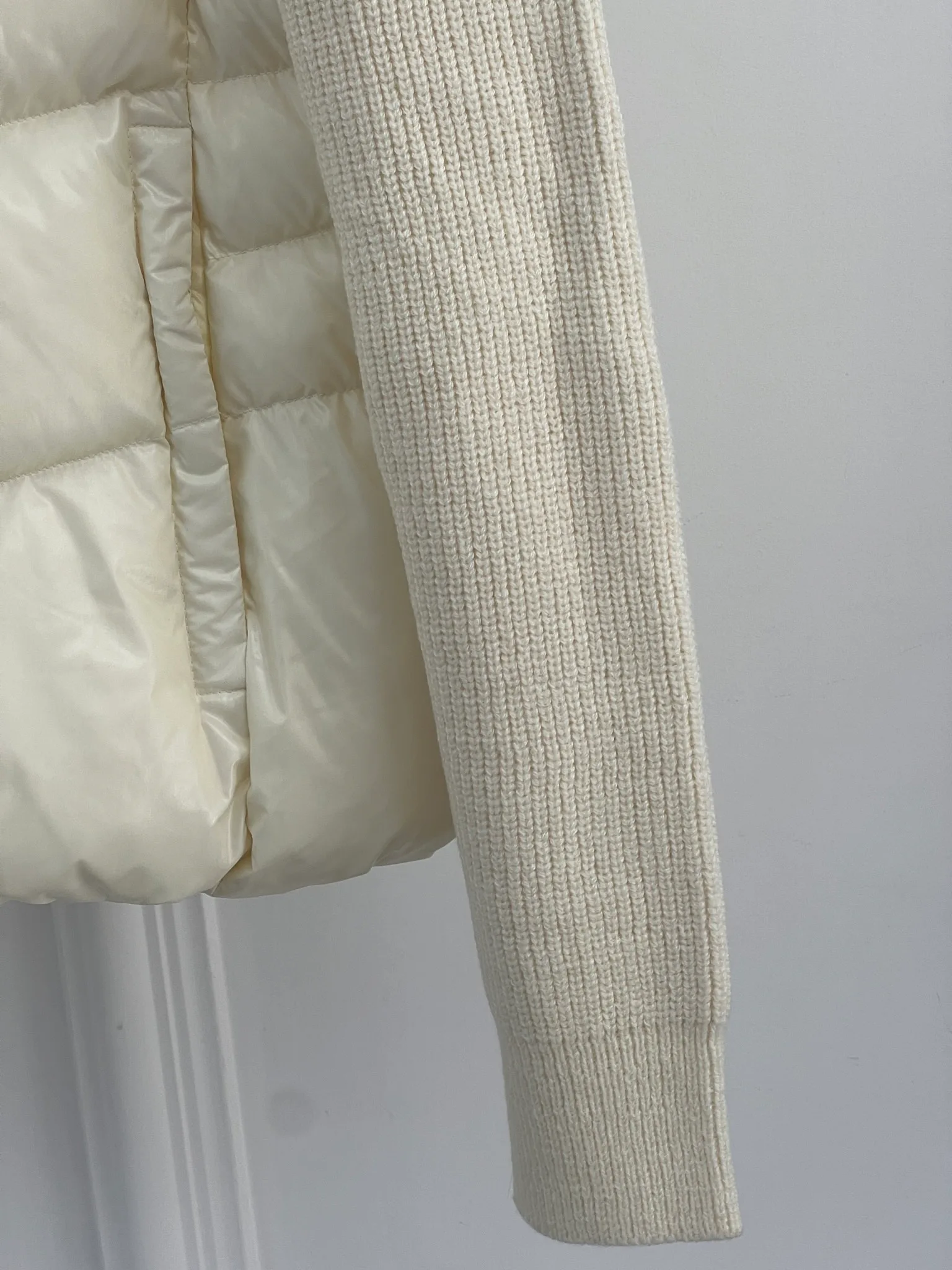 Куртки И Пуховики Женские Moncler 18415621