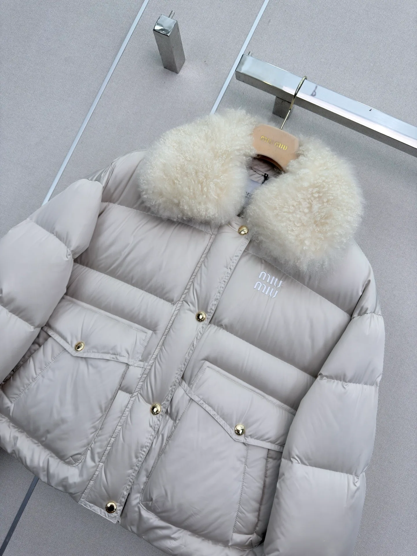 Куртки И Пуховики Женские Miu Miu 18185758