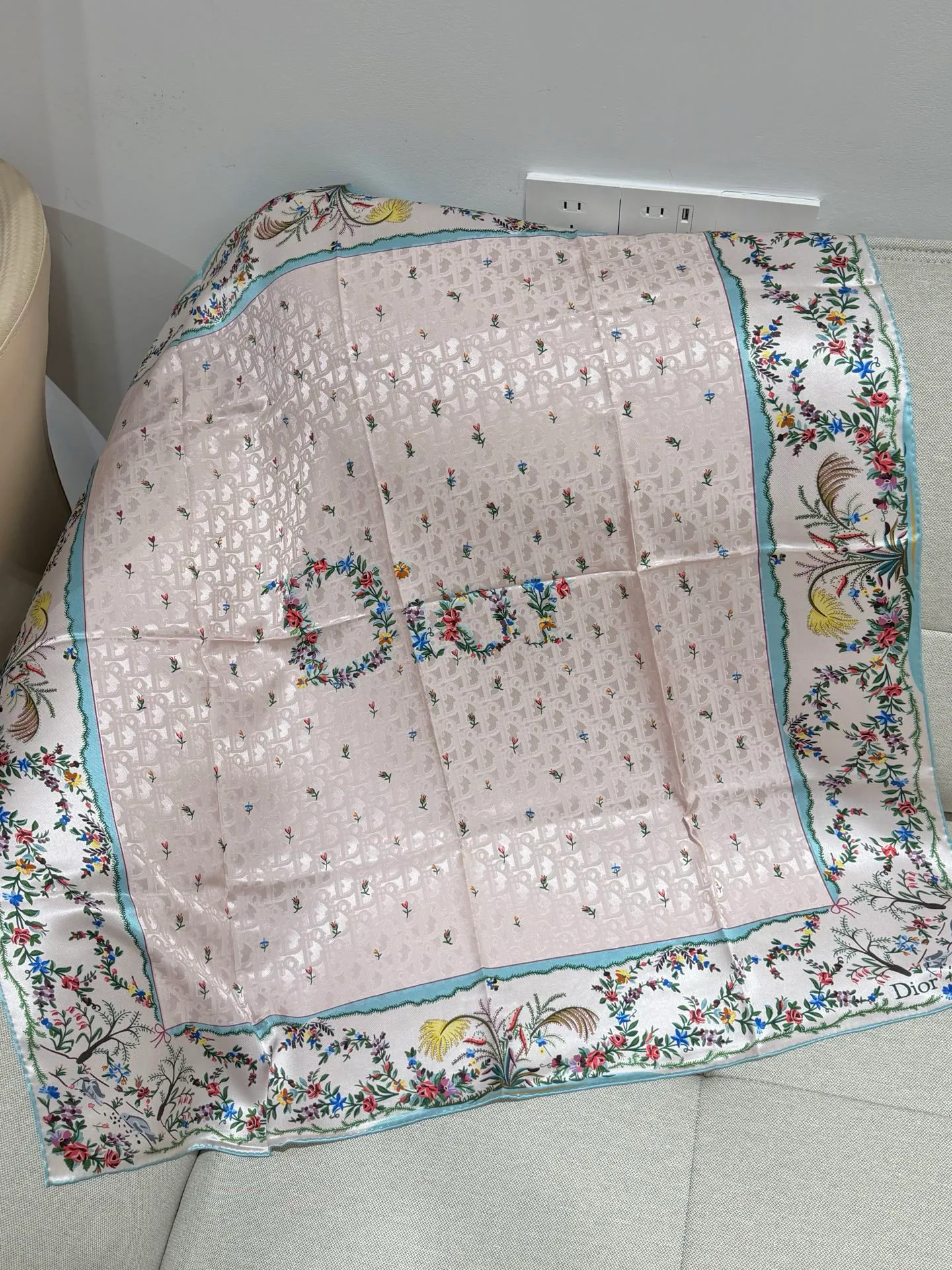 Платки Christian Dior 17991422