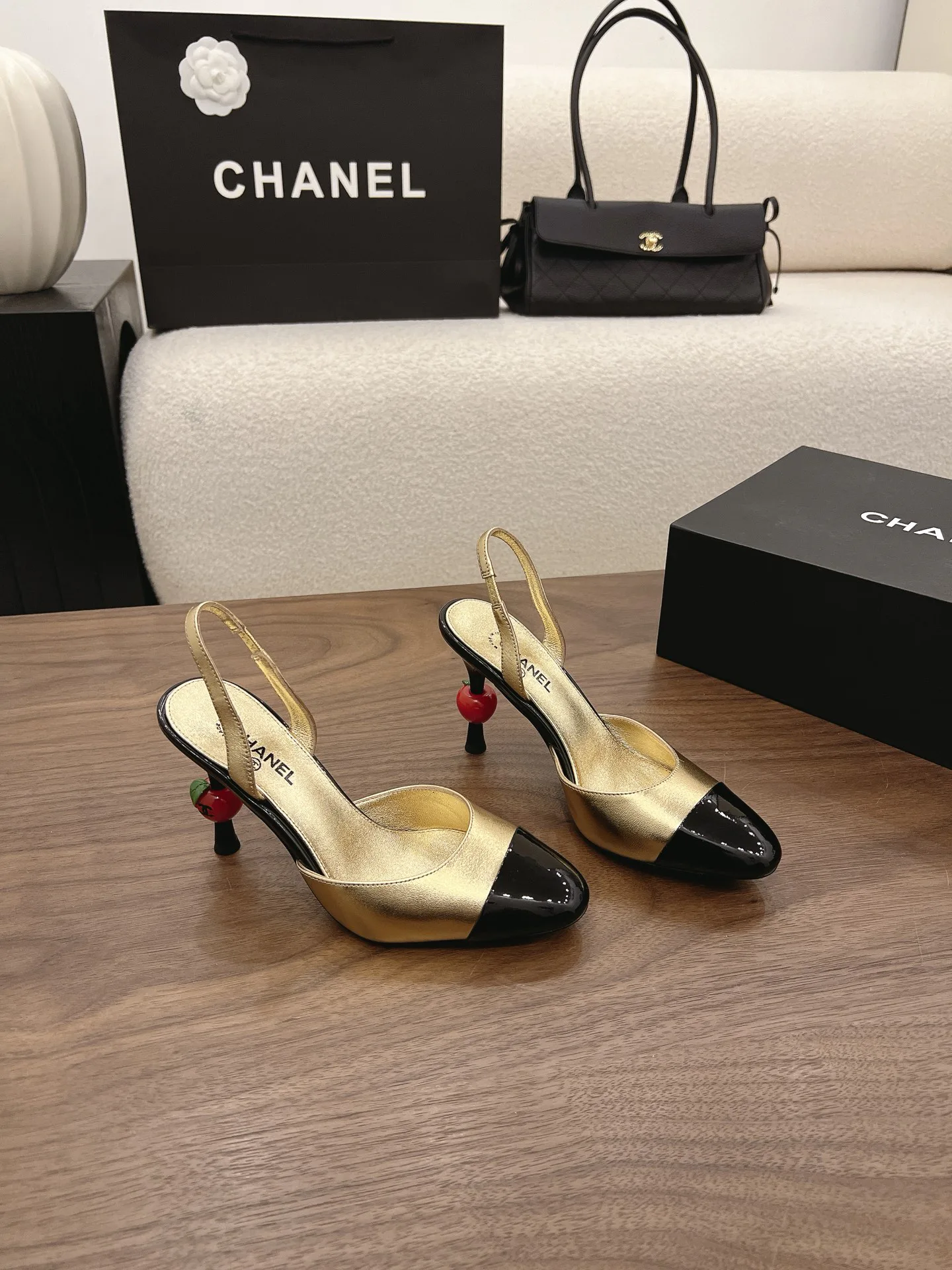 Туфли Женские Chanel 19080166