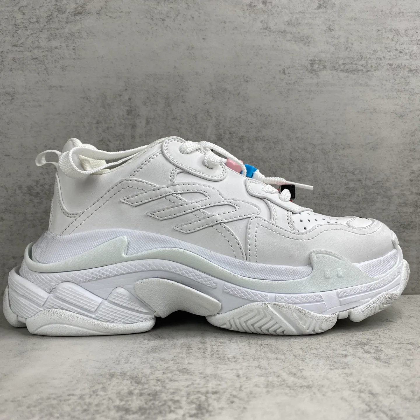 Кроссовки Женские Balenciaga 18686629