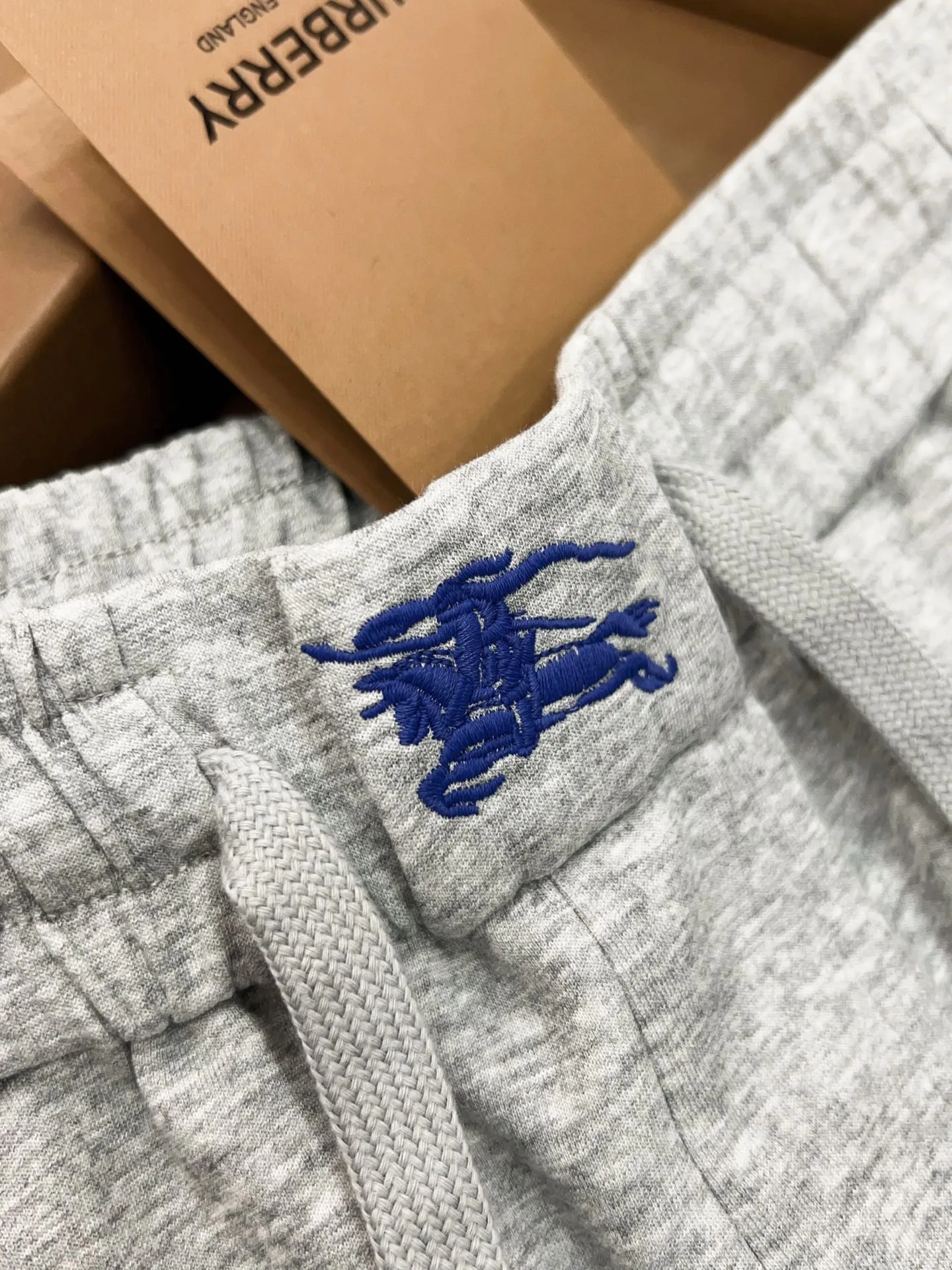 Брюки Мужские Burberry 11322900
