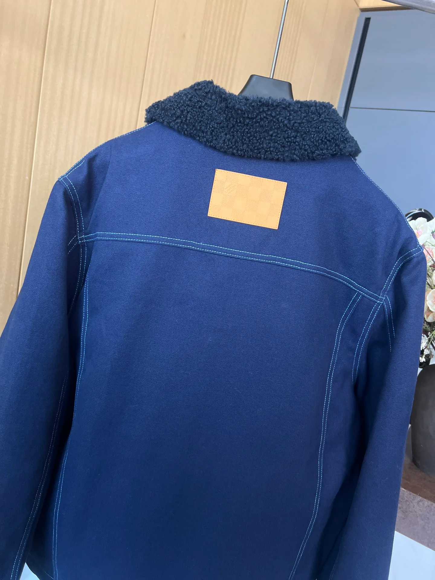 Куртки И Пуховики Женские Louis Vuitton 5189369