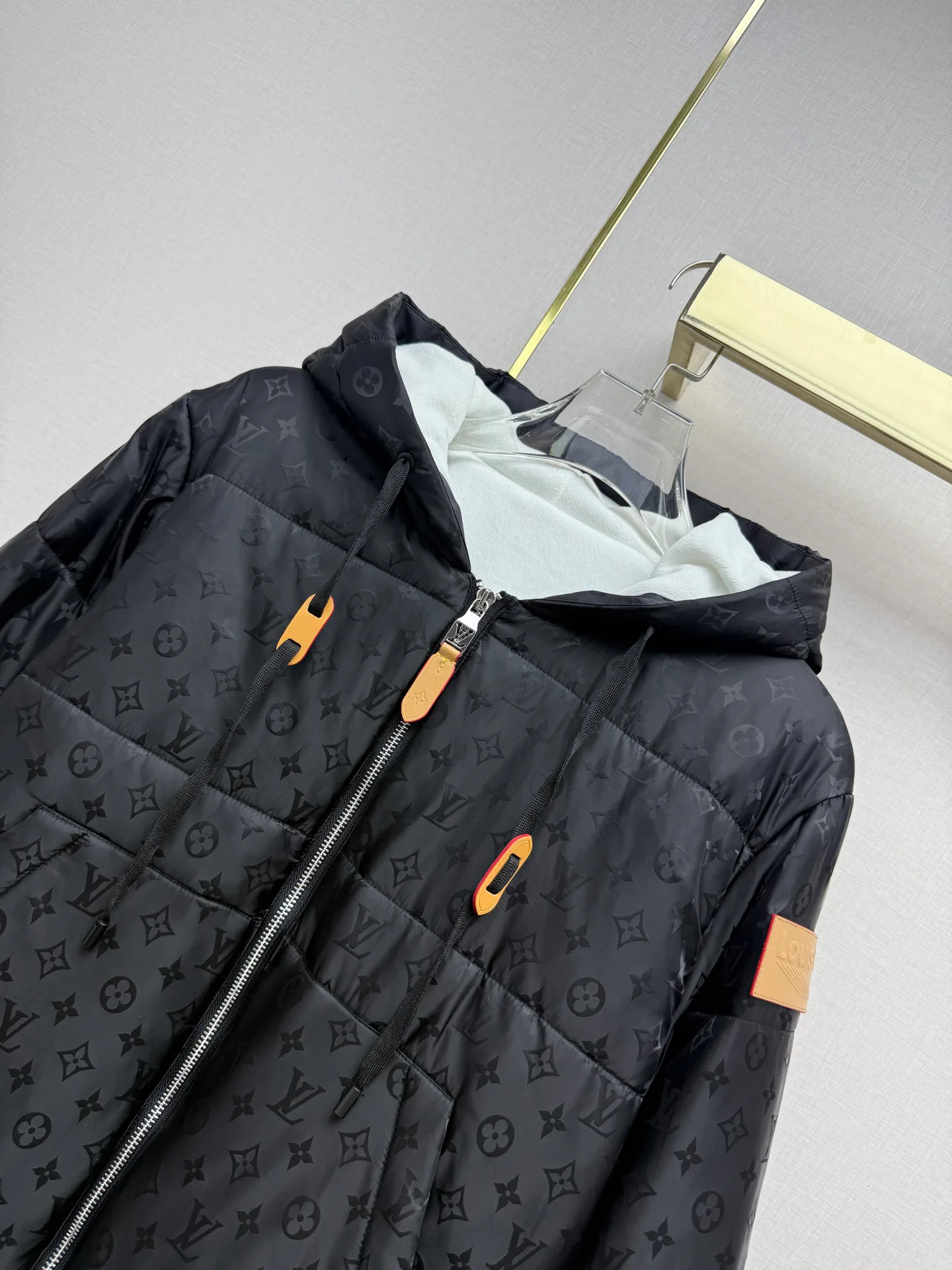 Куртки И Пуховики Женские Louis Vuitton 19149321