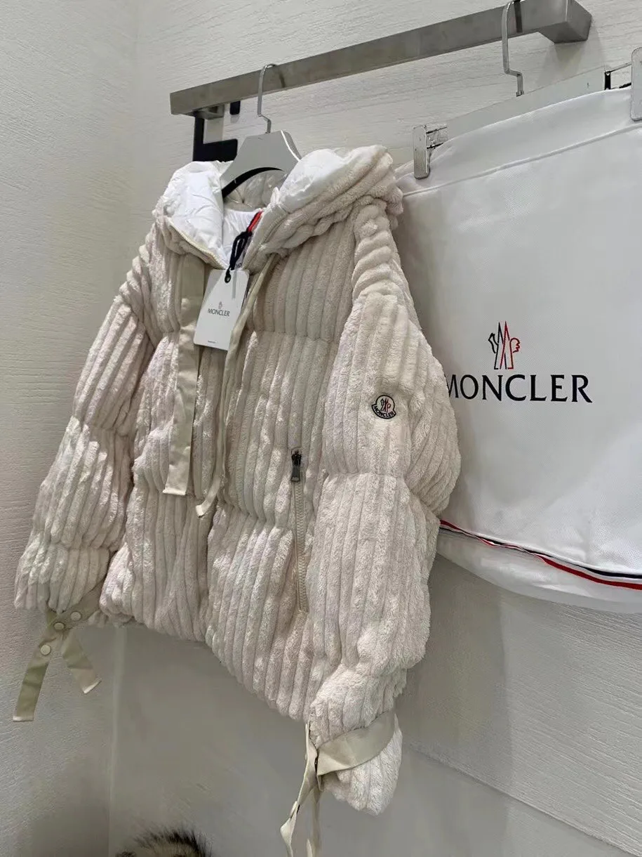 Куртки И Пуховики Женские Moncler 18869348
