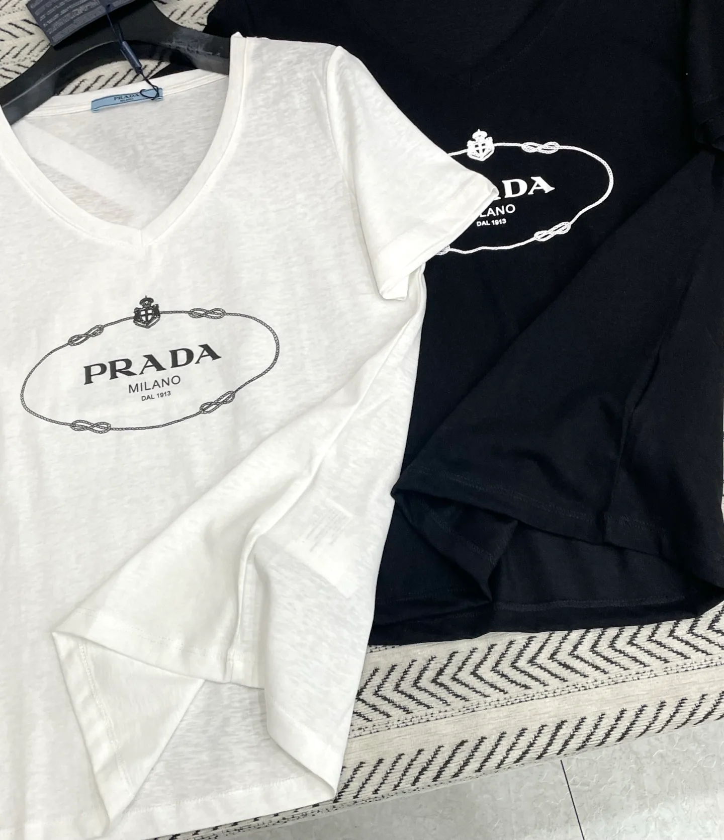Футболки Женские Prada 19014200