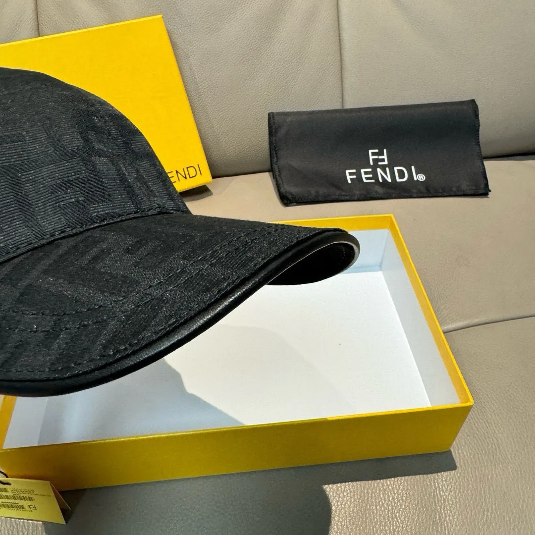 Головные Уборы Fendi 18105228