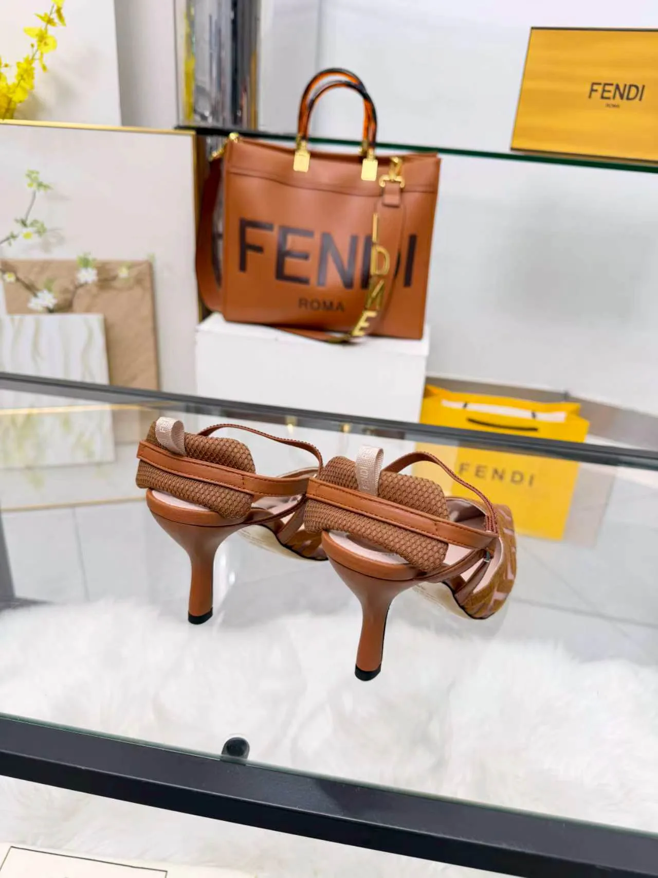 Туфли Женские Fendi 18104672