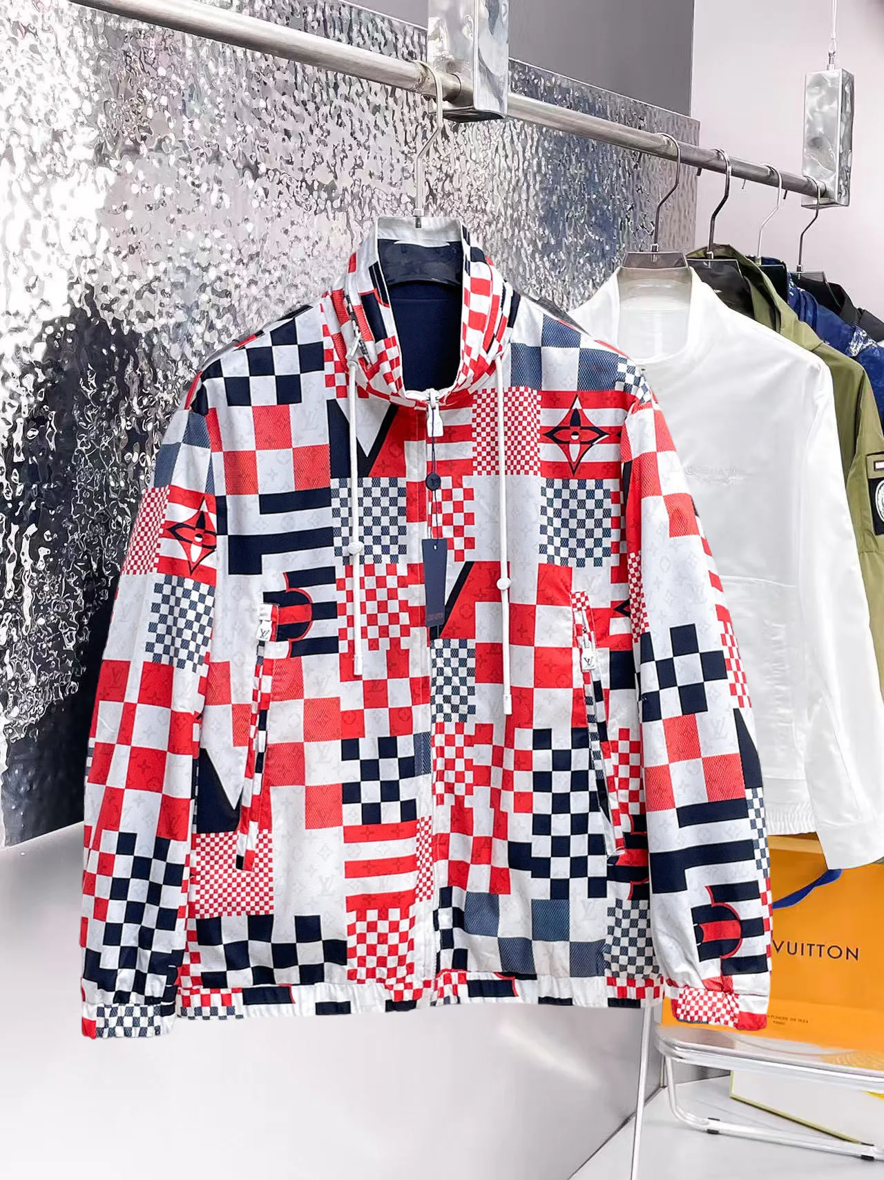 Куртки И Пуховики Мужские Louis Vuitton 9352281