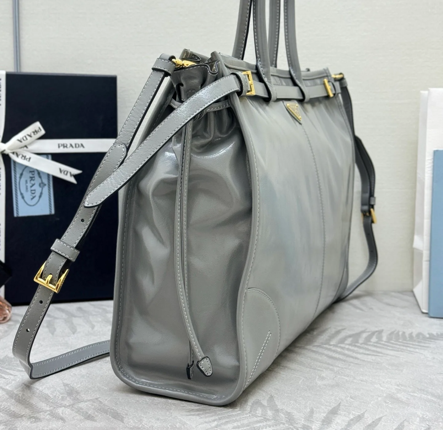 Классические Сумки Женские Prada 11462558