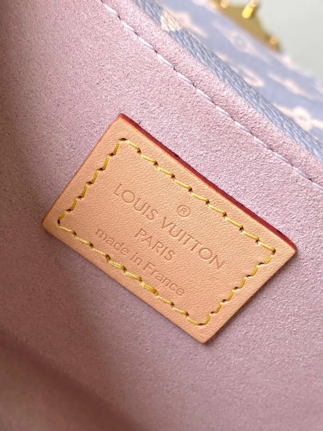 Классические Сумки Женские Louis Vuitton 18227605