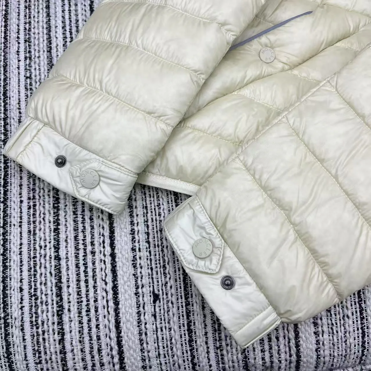 Куртки И Пуховики Мужские Moncler 1265531