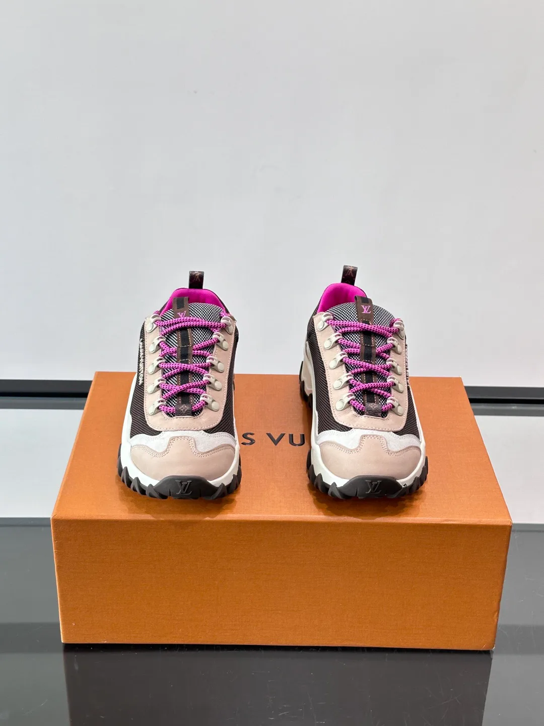 Кроссовки Женские Louis Vuitton 13580312