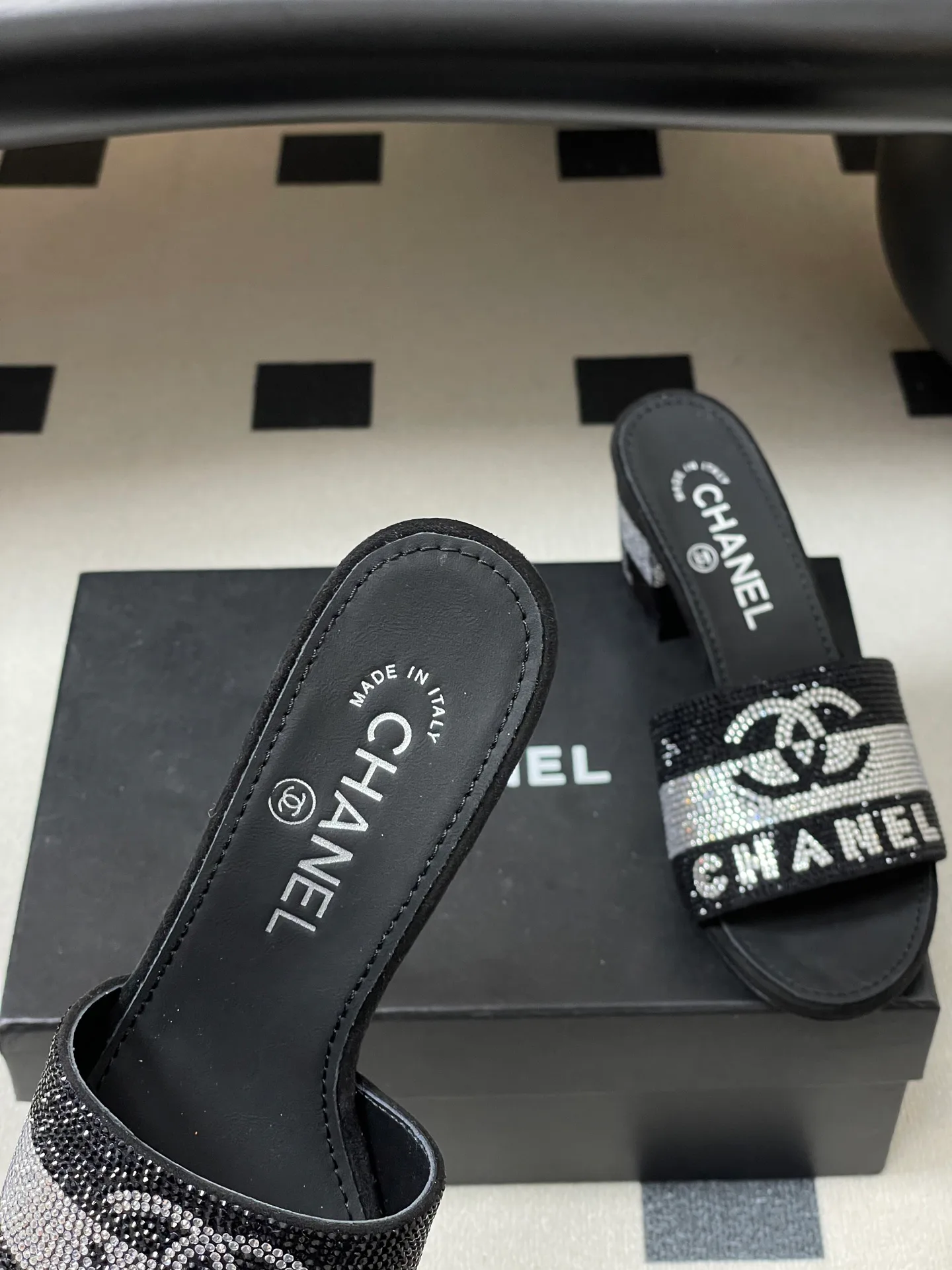 Шлепанцы Женские Chanel 10993962