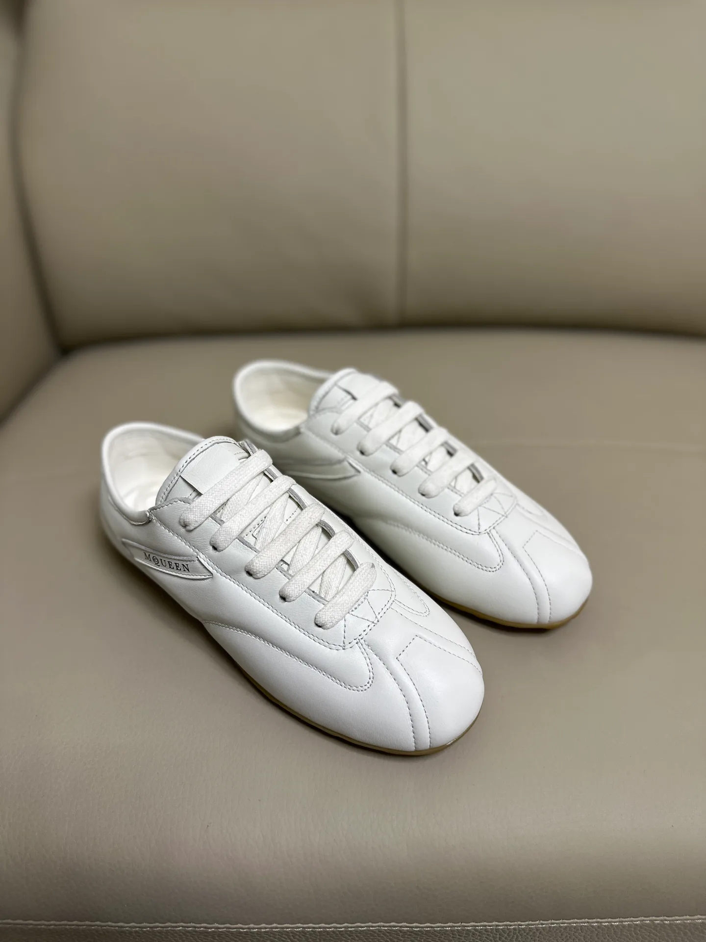 Кроссовки Женские Alexander Mcqueen 18616723