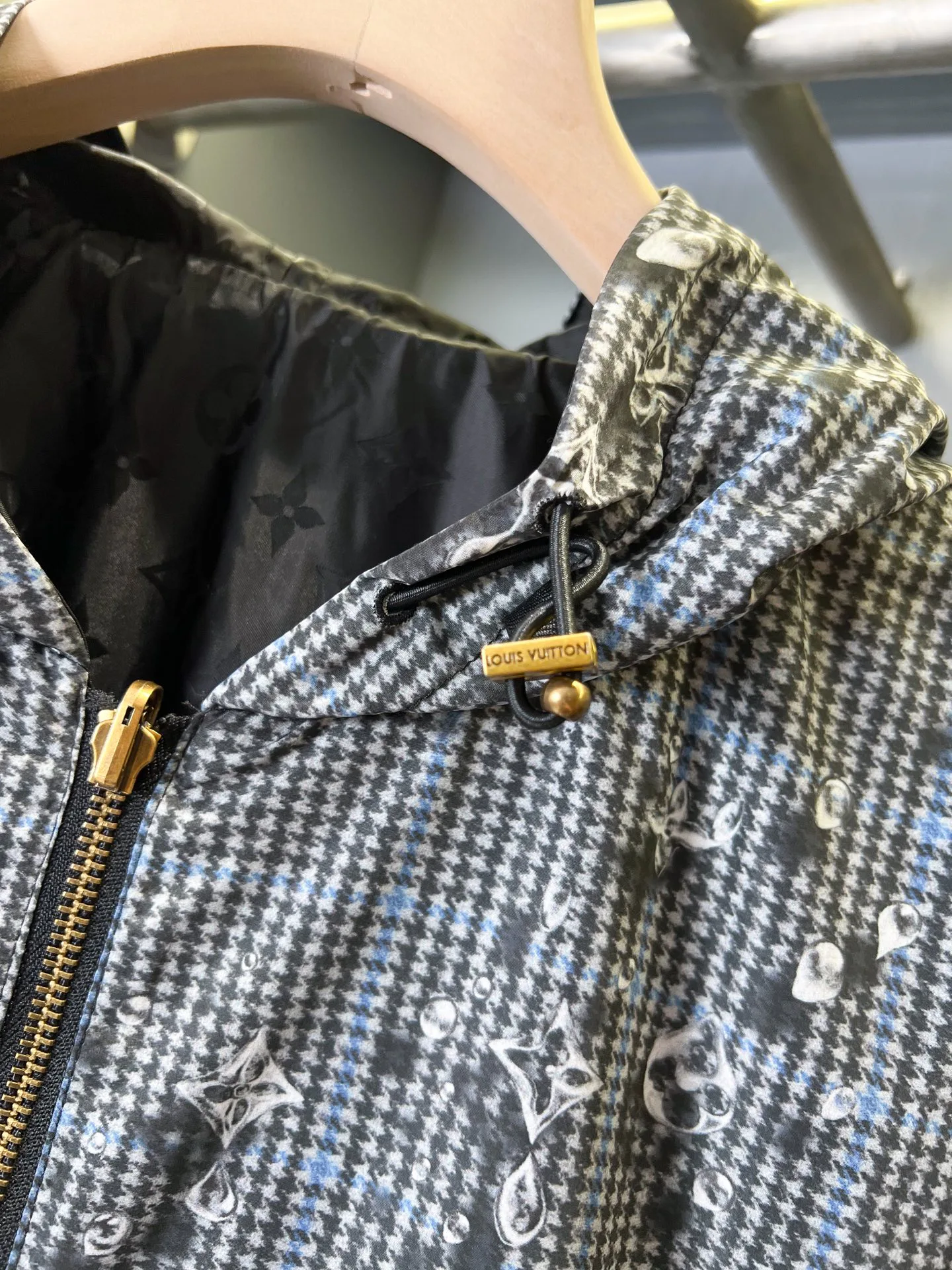 Куртки И Пуховики Женские Louis Vuitton 11595313
