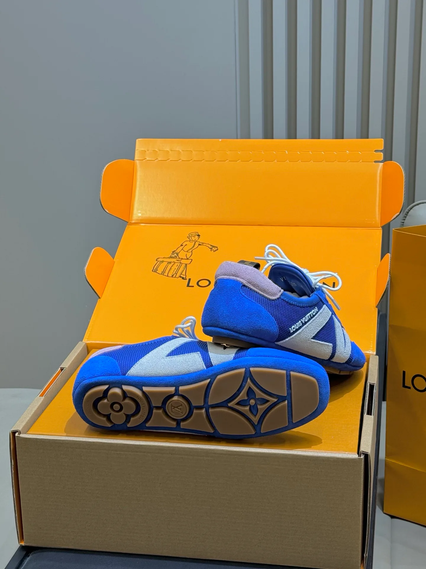 Кроссовки Женские Louis Vuitton 1130766