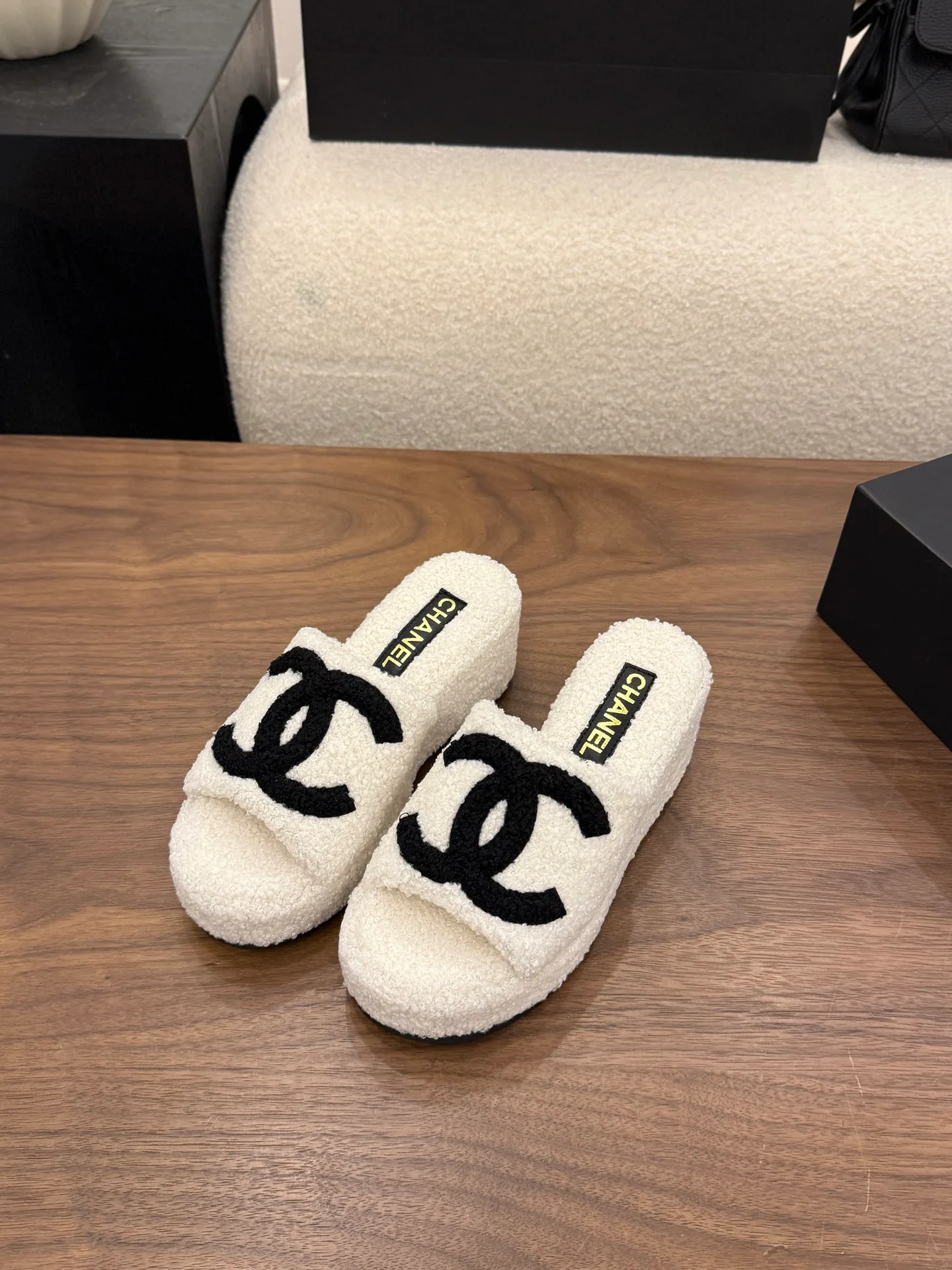 Тапочки Женские Chanel 18440718