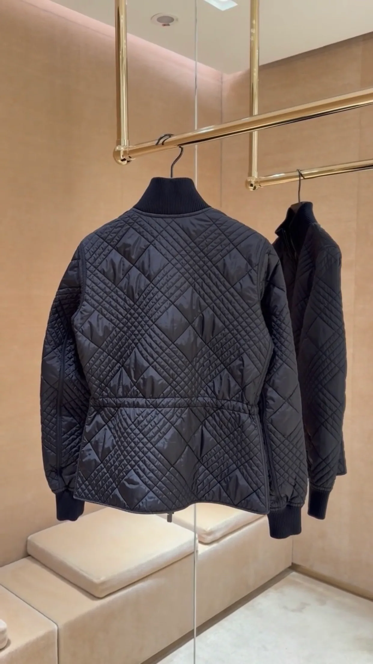 Куртки И Пуховики Женские Burberry 18145476