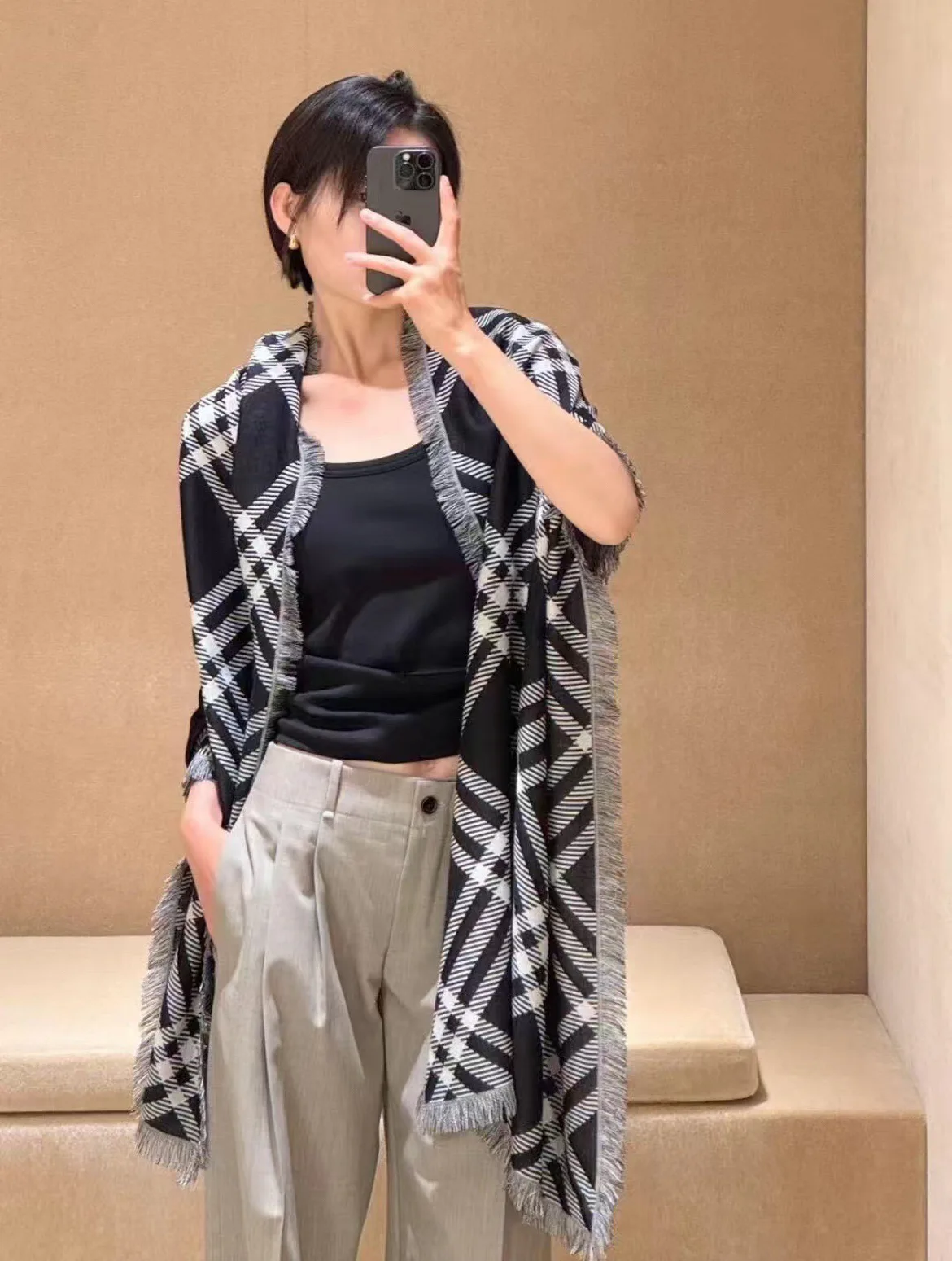 Шарфы Burberry 18627368