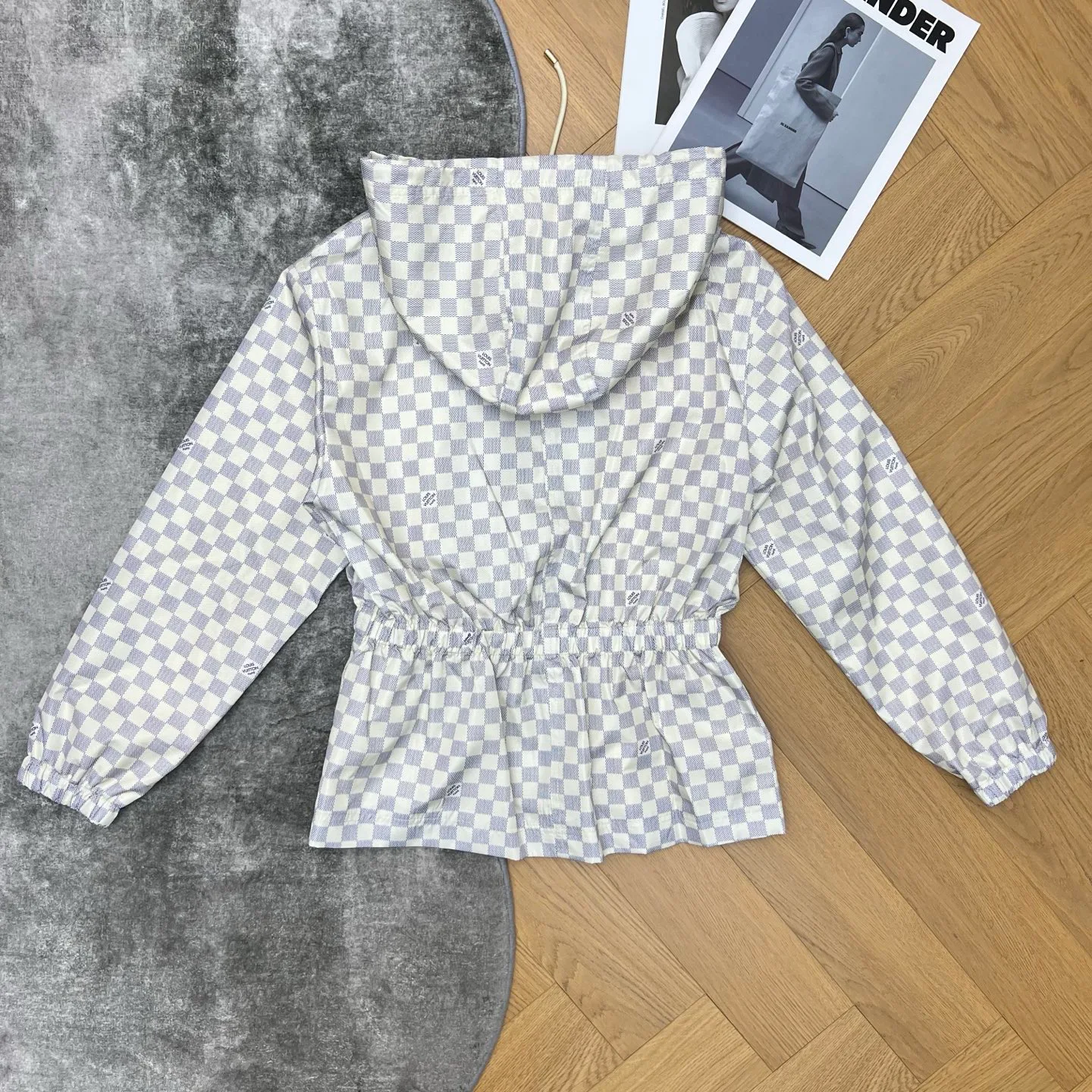 Куртки И Пуховики Женские Louis Vuitton 12592773