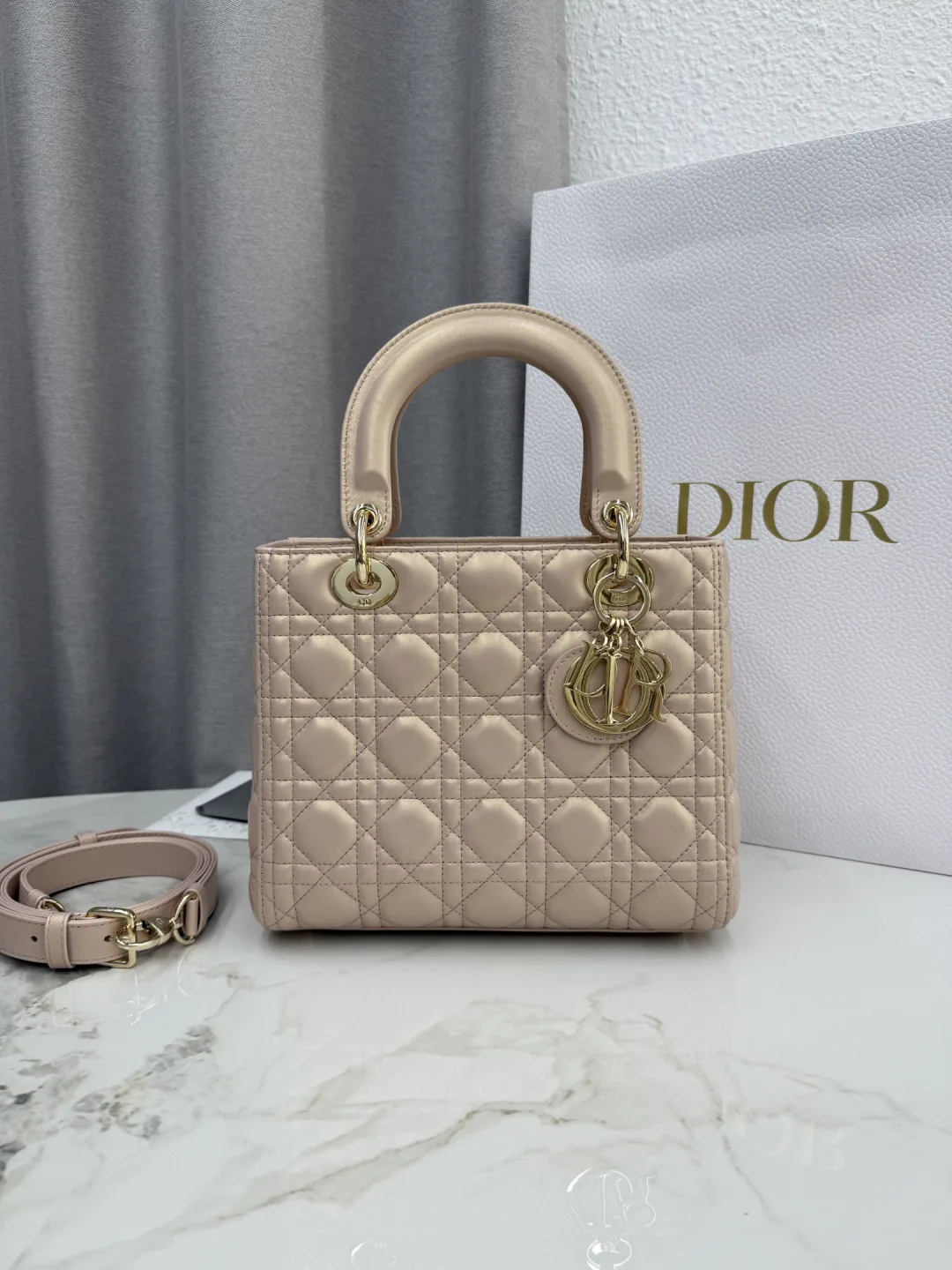 Классические Сумки Женские Christian Dior 18116349