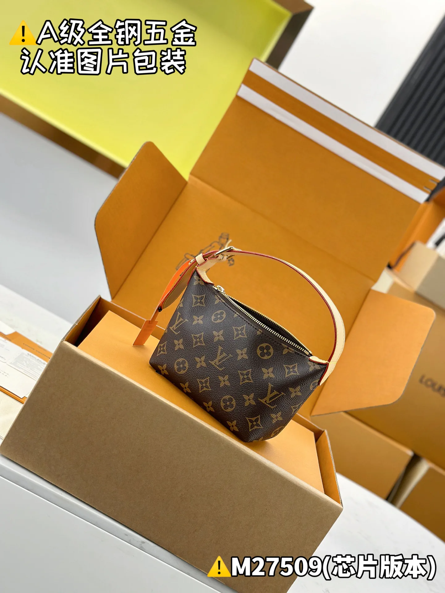 Клатчи Женские Louis Vuitton 13558819
