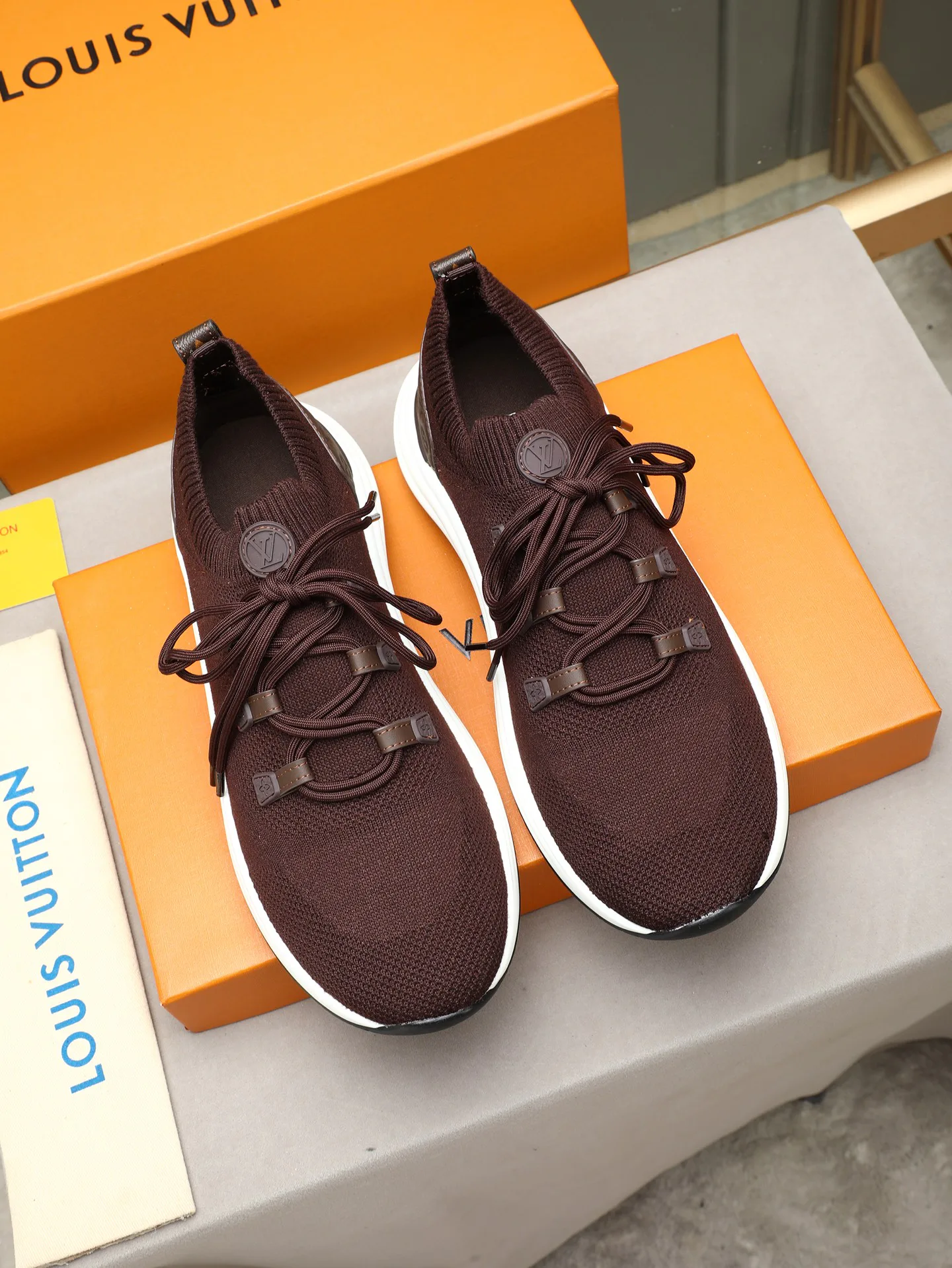 Кроссовки Женские Louis Vuitton 17947264