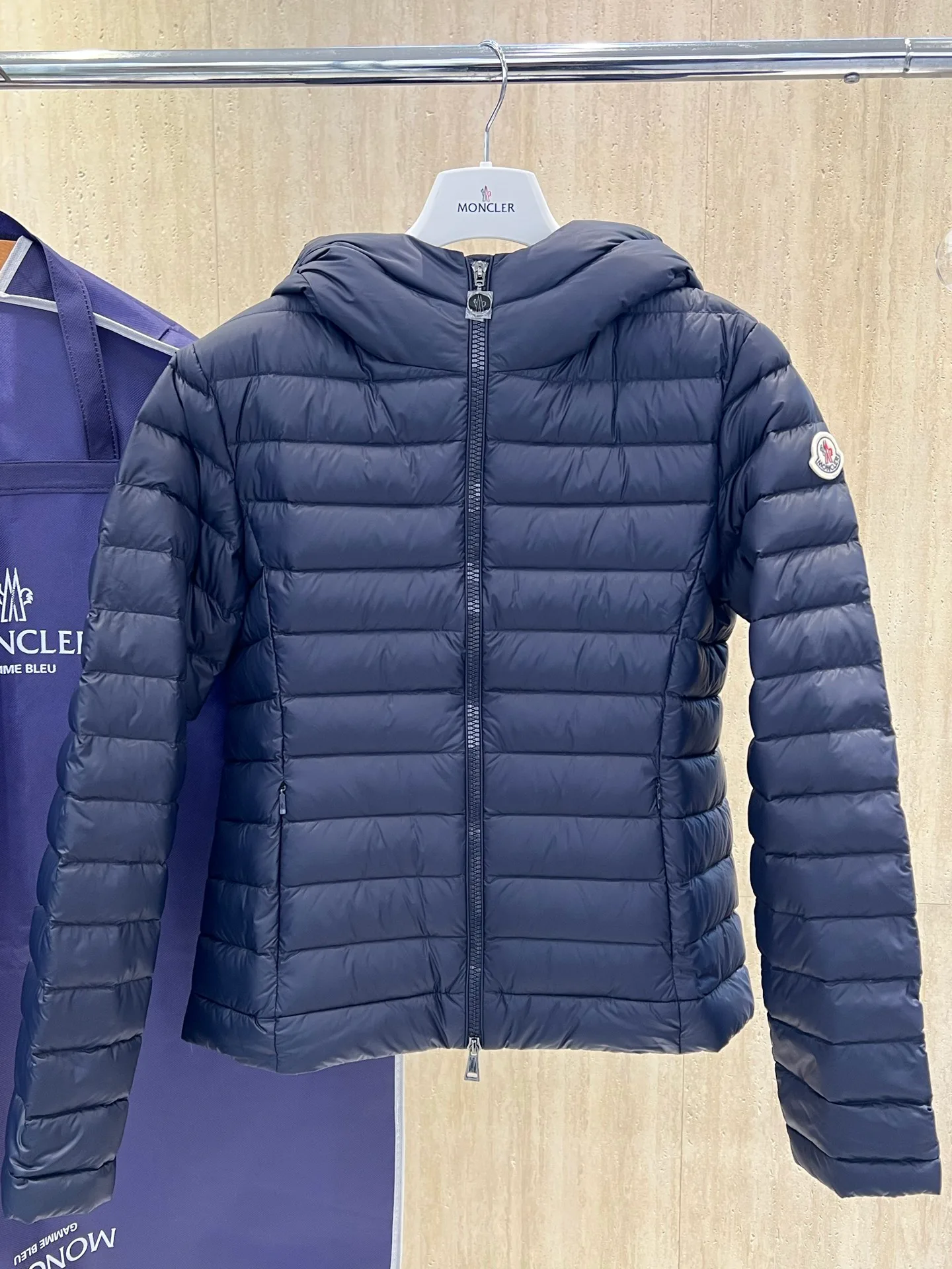 Куртки И Пуховики Женские Moncler 18723427