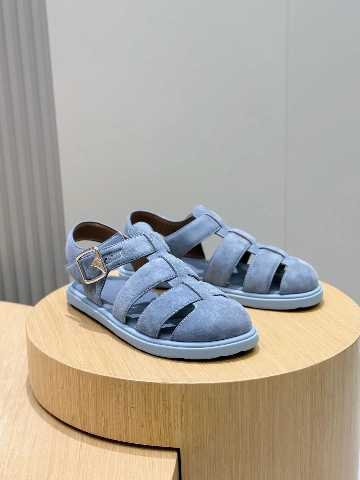 Сандалии Мужские Louis Vuitton 11692638