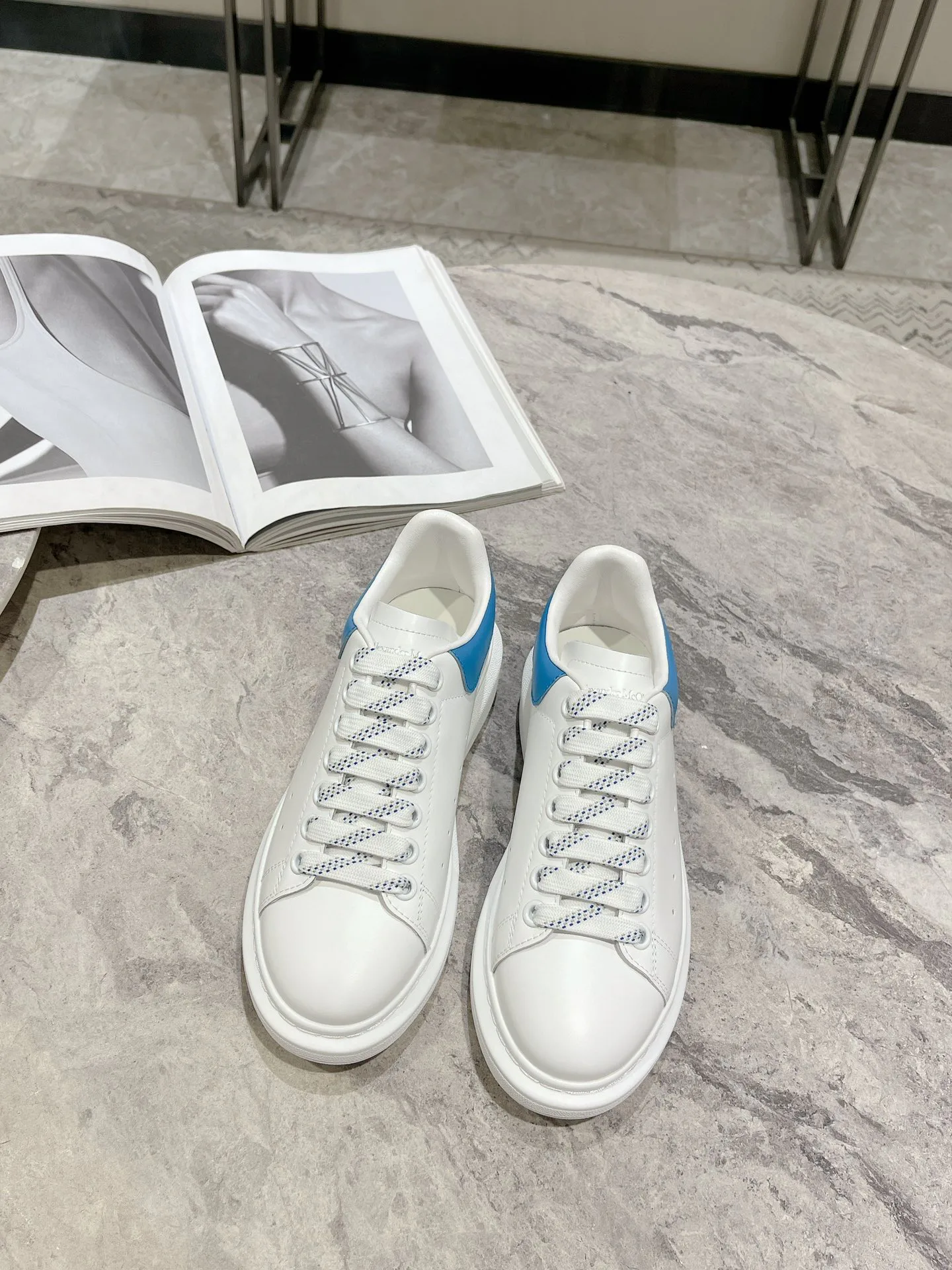 Кроссовки Женские Alexander Mcqueen 18373667