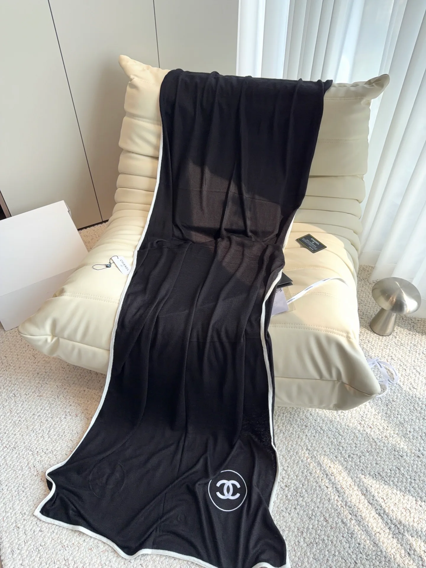 Шарфы Chanel 18675760