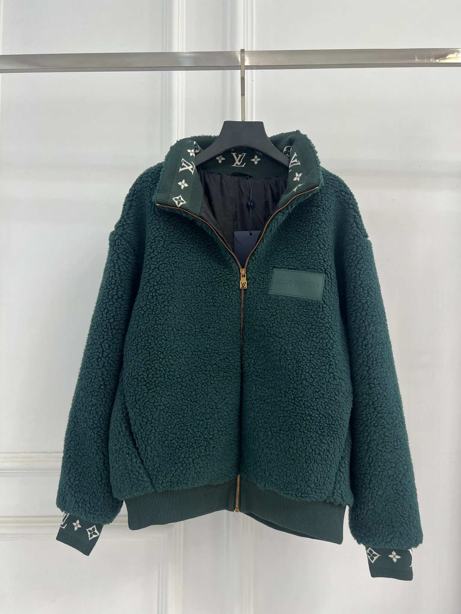 Куртки И Пуховики Женские Louis Vuitton 12842404