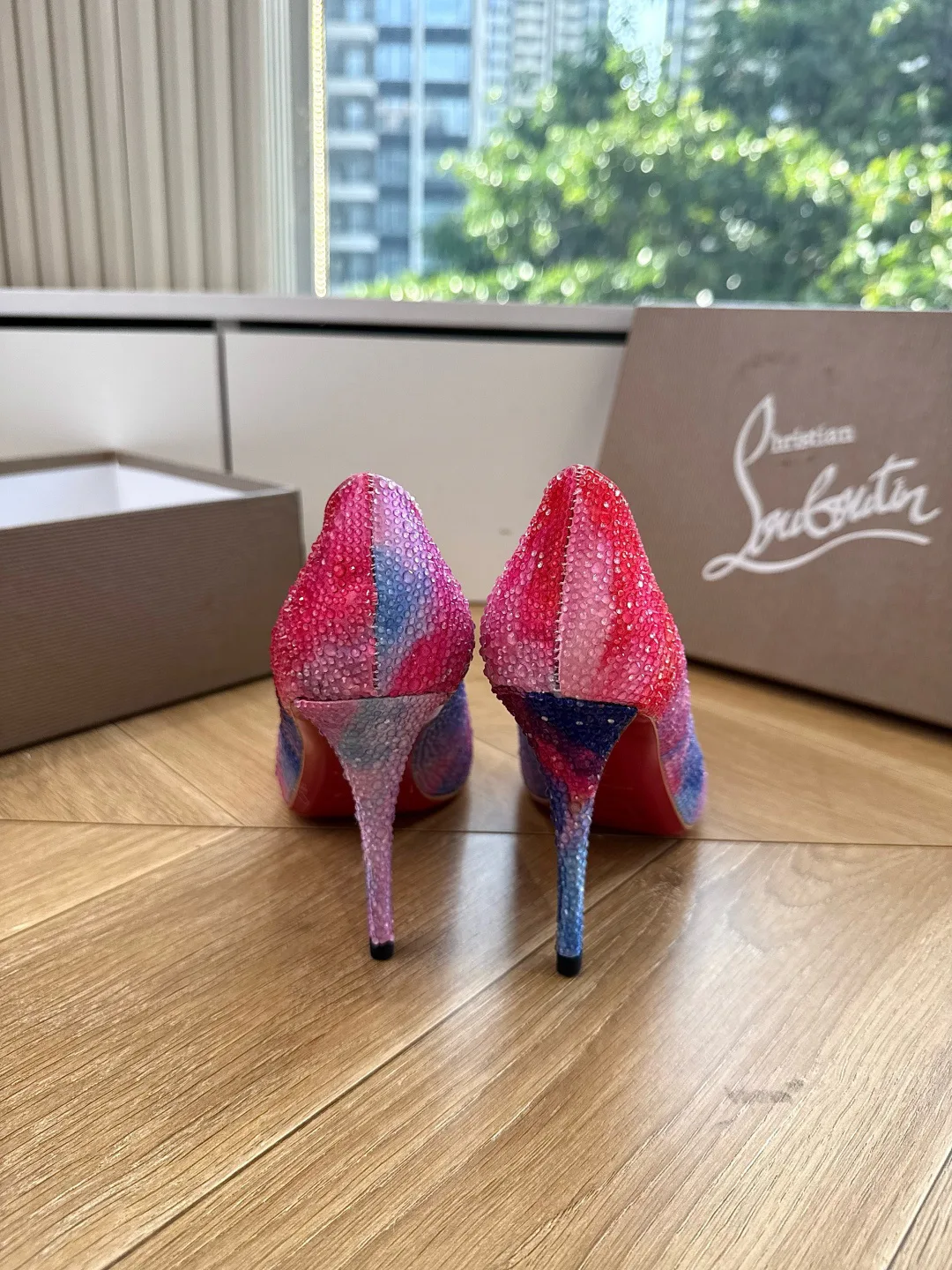 Туфли Женские Christian Louboutin 17480782