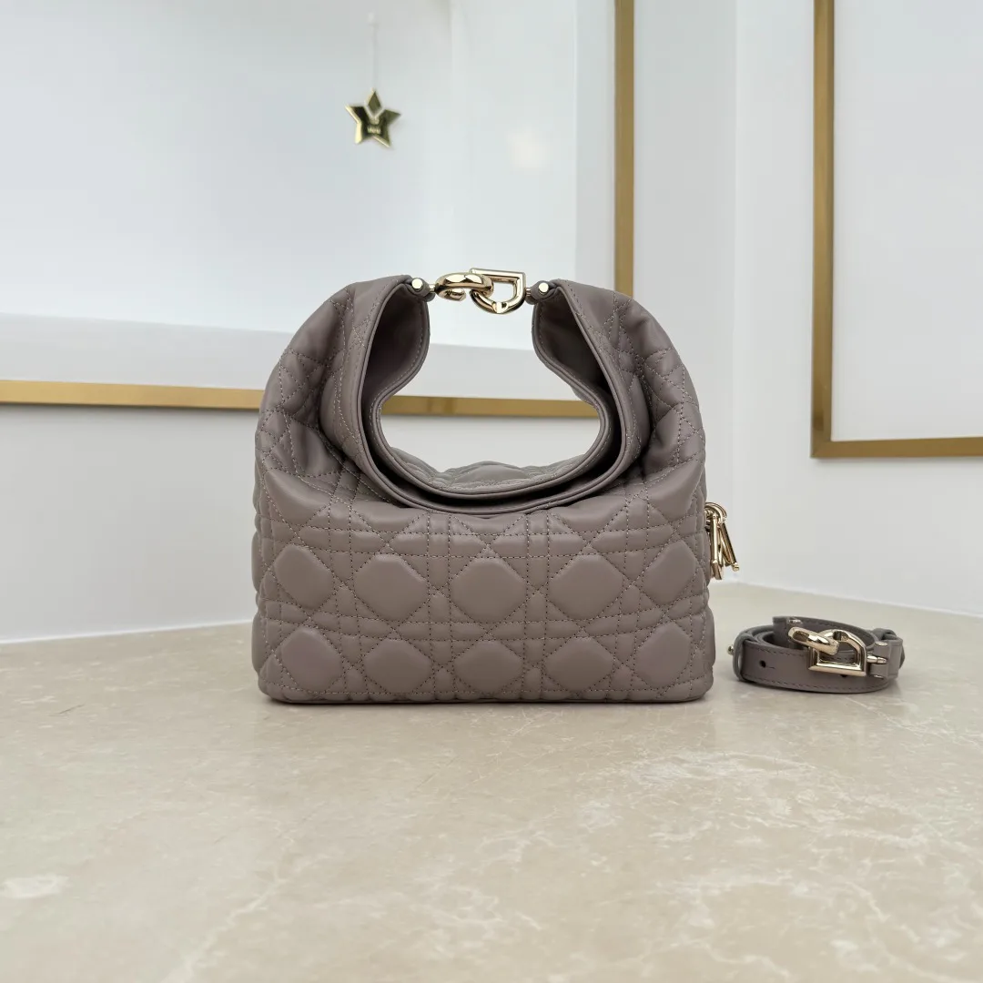 Классические Сумки Женские Christian Dior 18116271