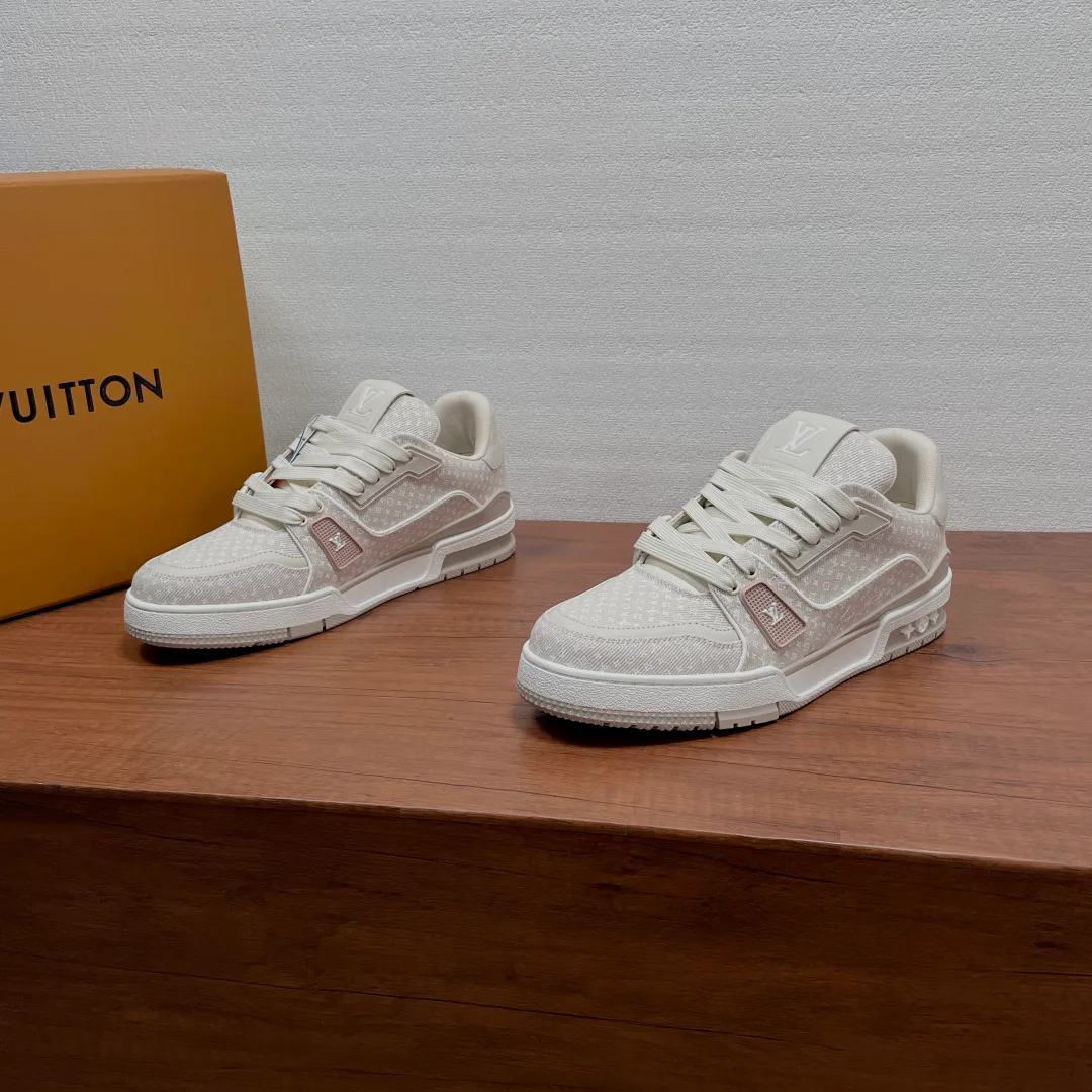 Кроссовки Мужские Louis Vuitton 18909278