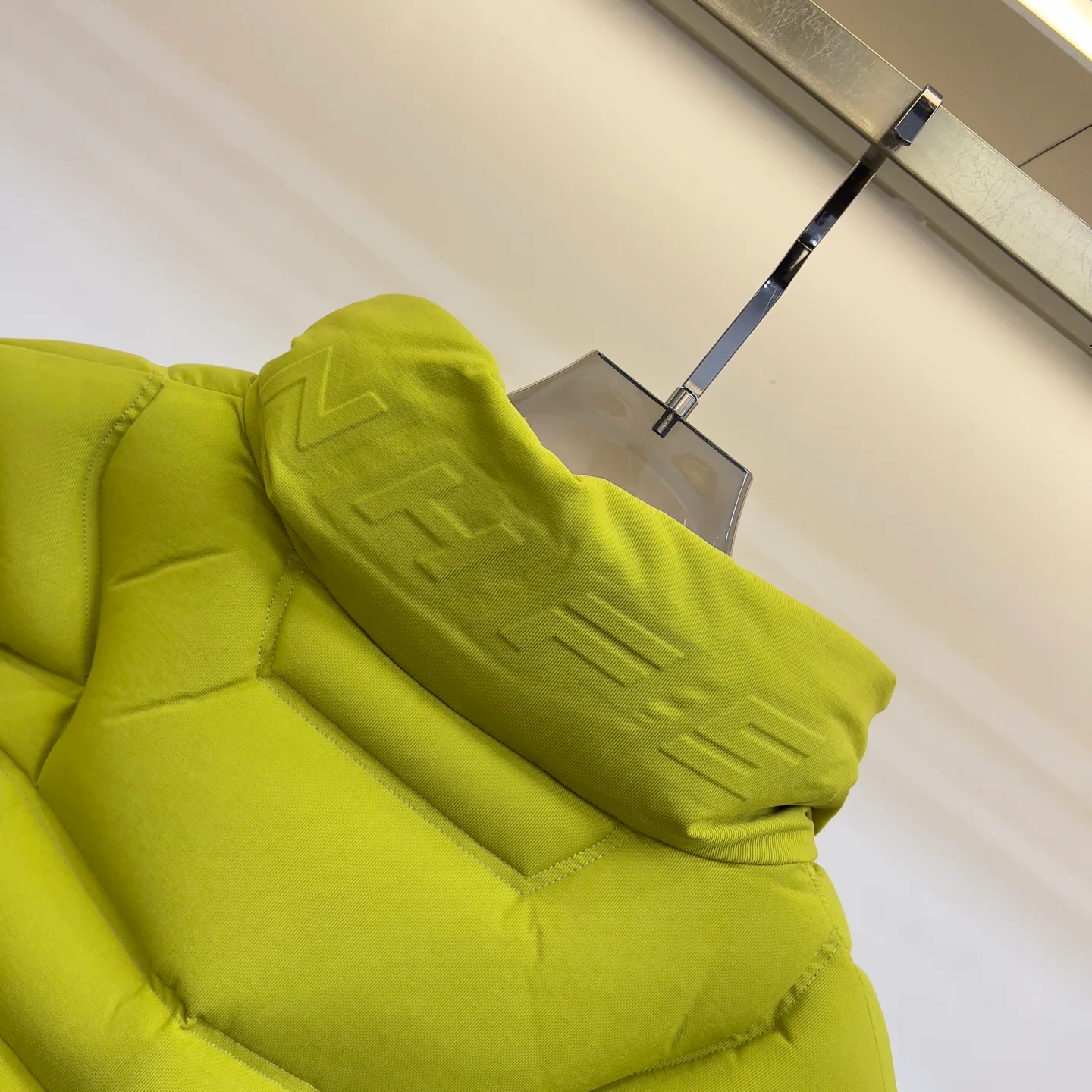 Куртки И Пуховики Женские Louis Vuitton 844136