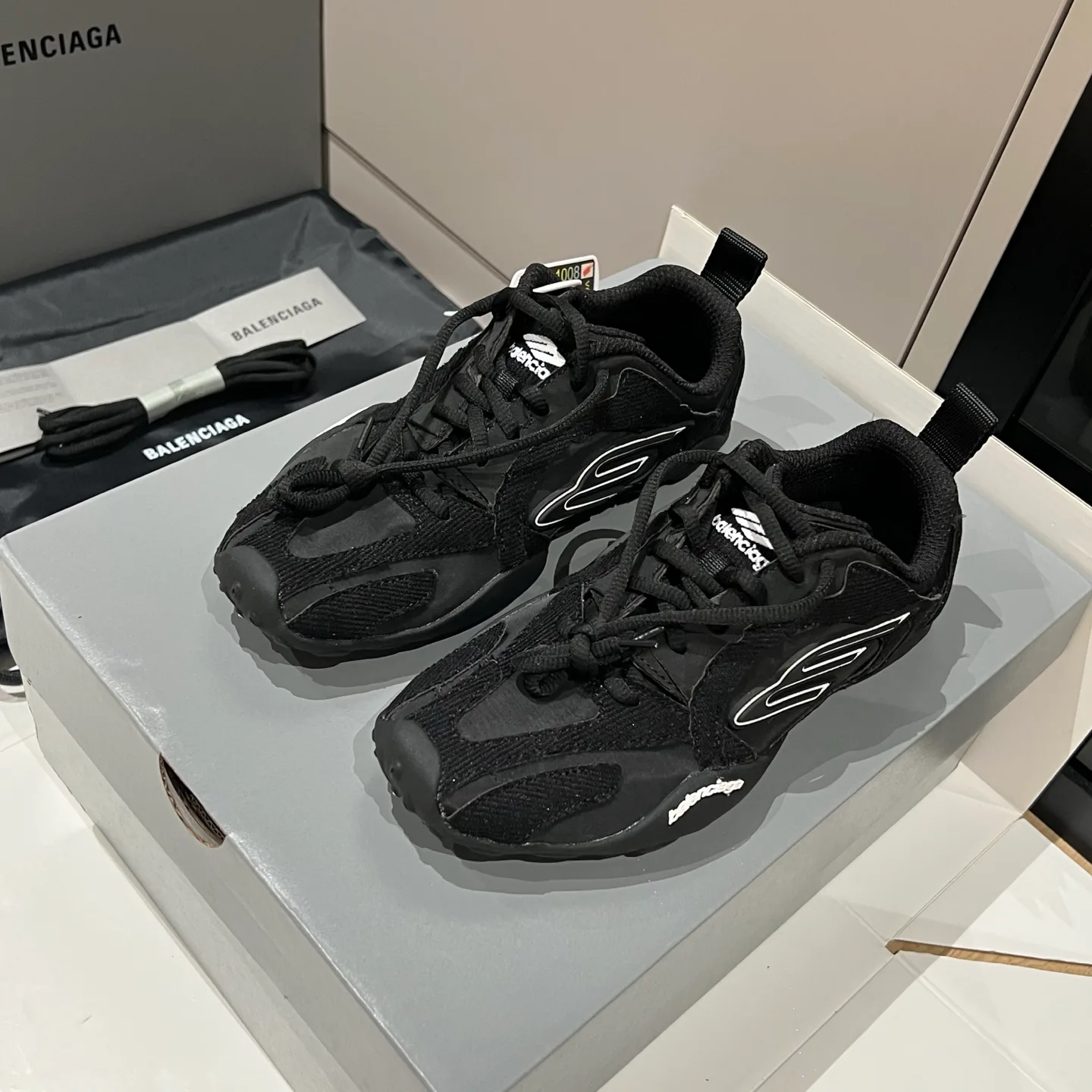 Кроссовки Женские Balenciaga 12948698